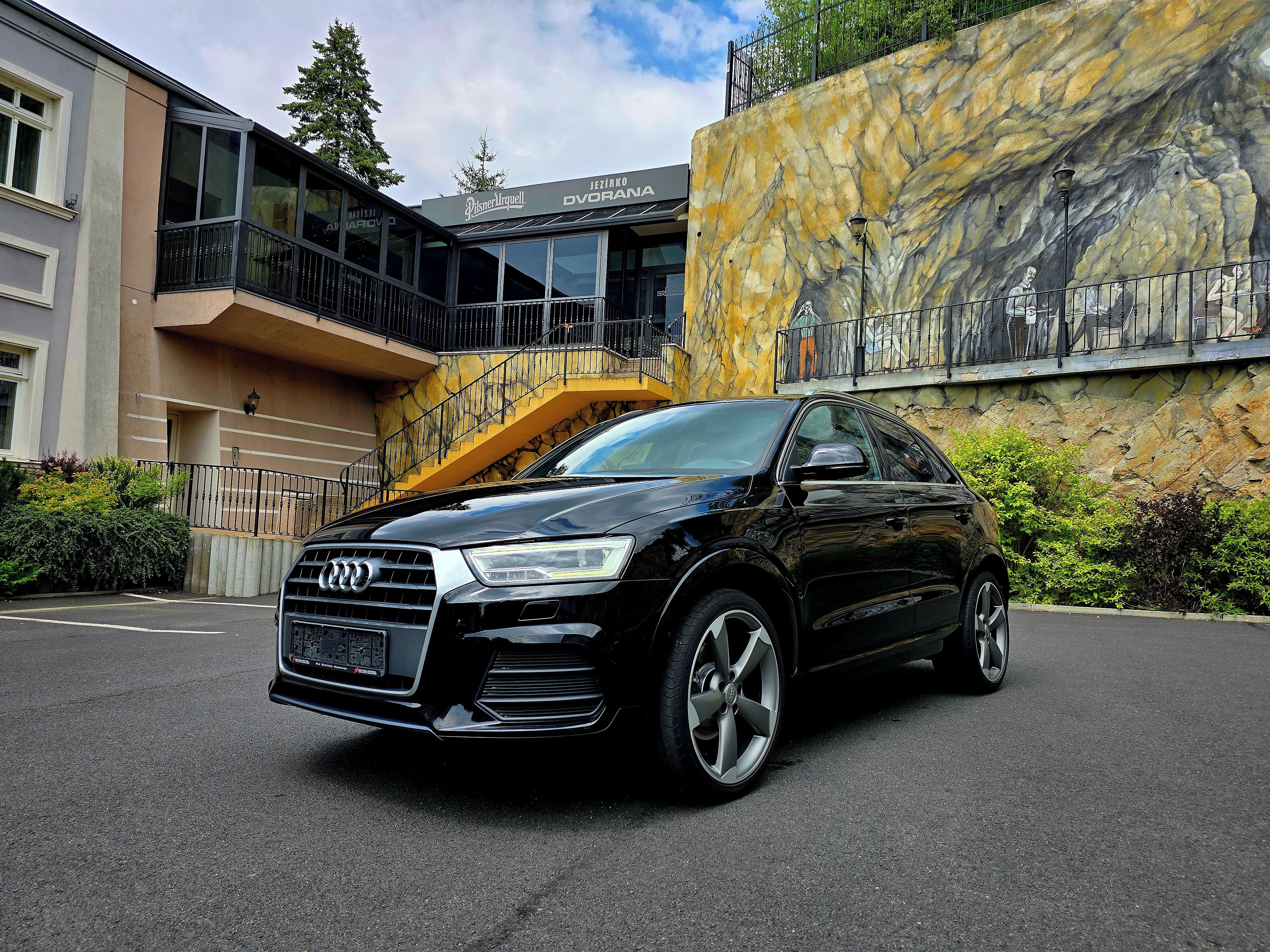 Audi Q3, 2.0 tdi, manuál, S - line - fotka 3