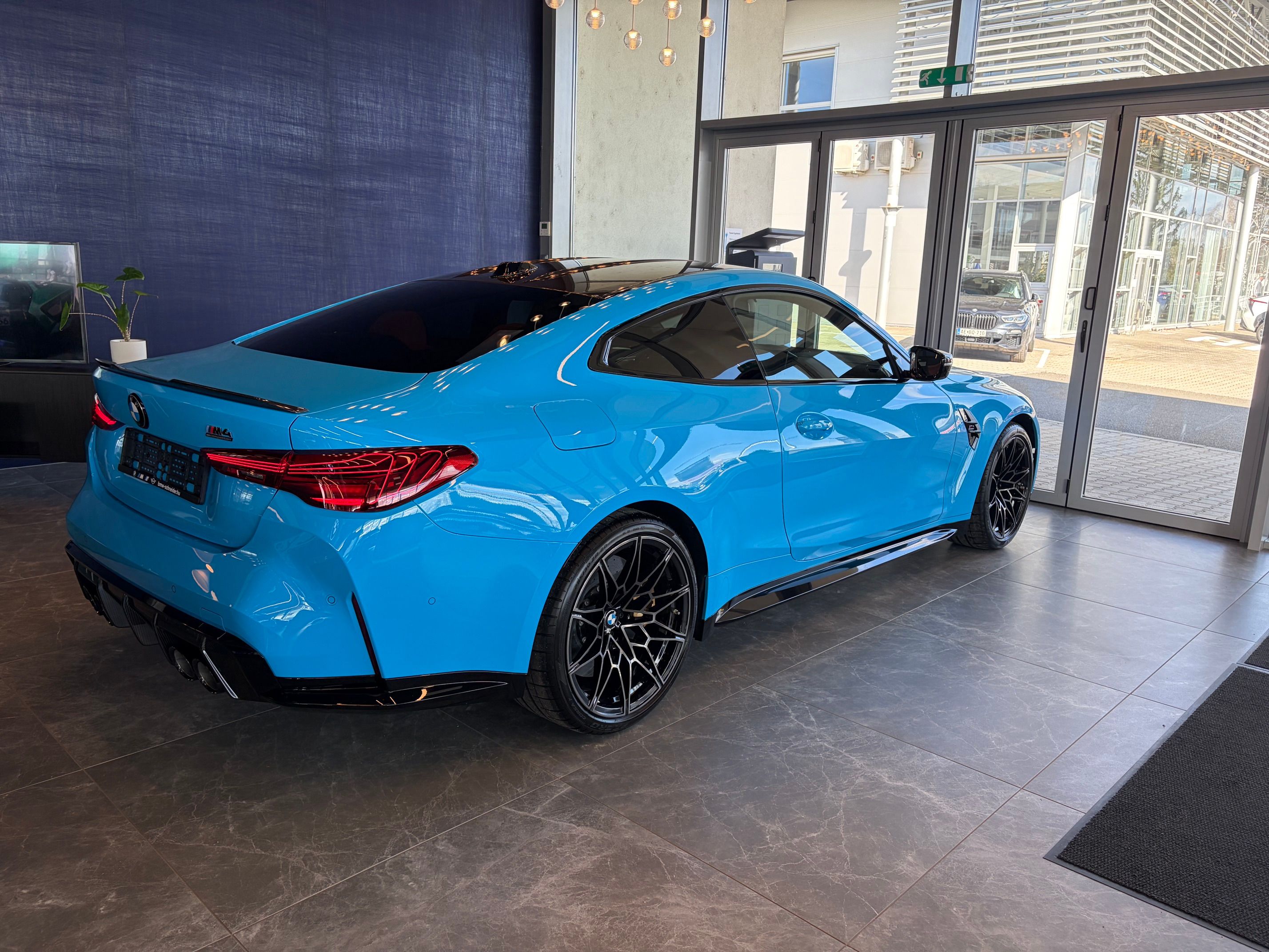 BMW M4, Competition, Keramické brzdy - fotka 2