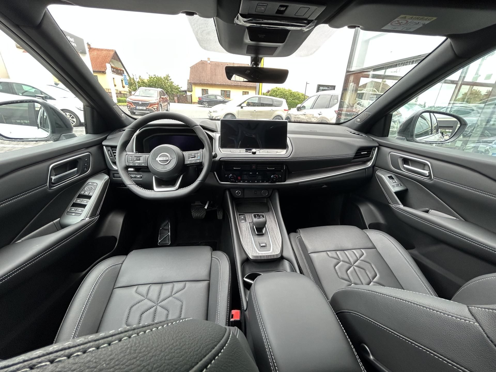 Nissan Qashqai, Tekna 1.3 DIG-T 116kw Automat - fotka 2