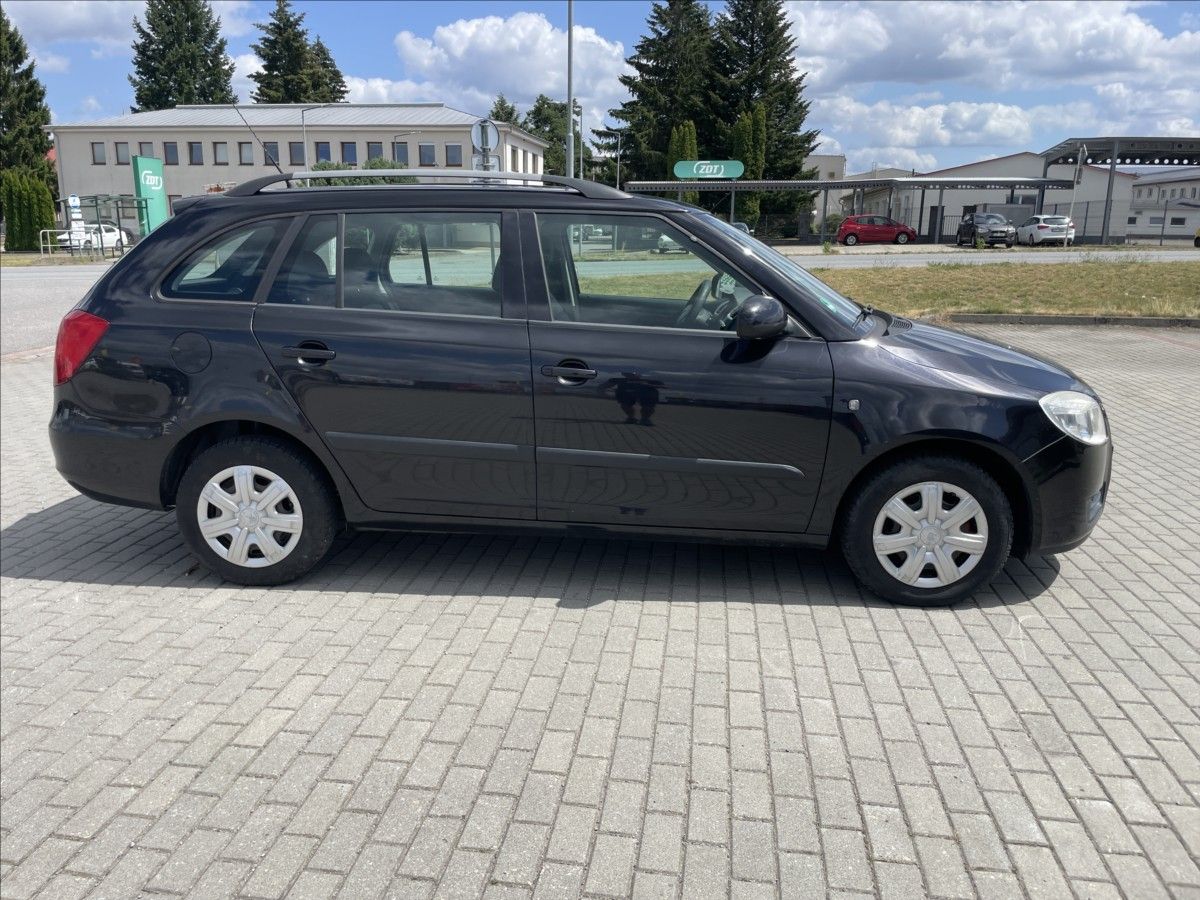 Škoda Fabia, 1,4 i 63kw Klima,ESP,po STK - fotka 5