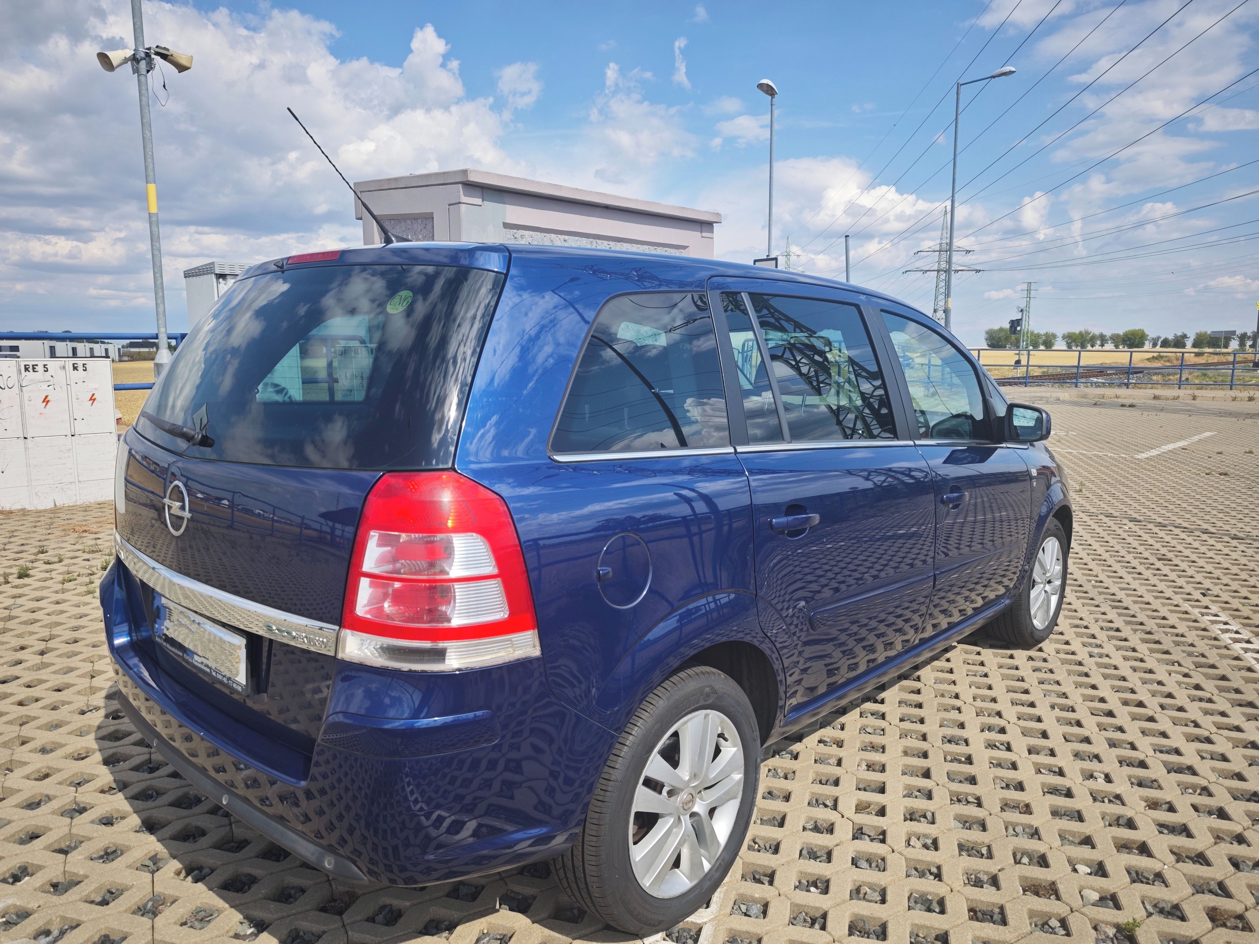 Opel Zafira, 1.6 benzin/CNG - fotka 4