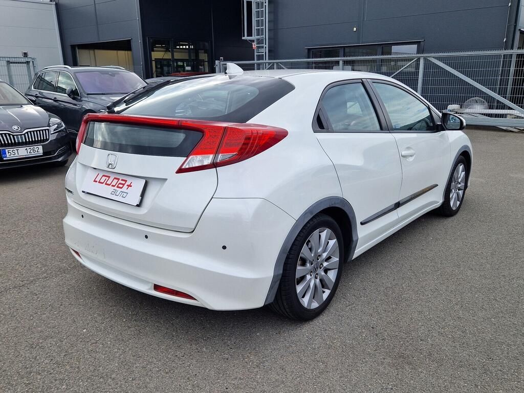 Honda Civic, Sport 1.8 i-VTEC 104 kW - fotka 2