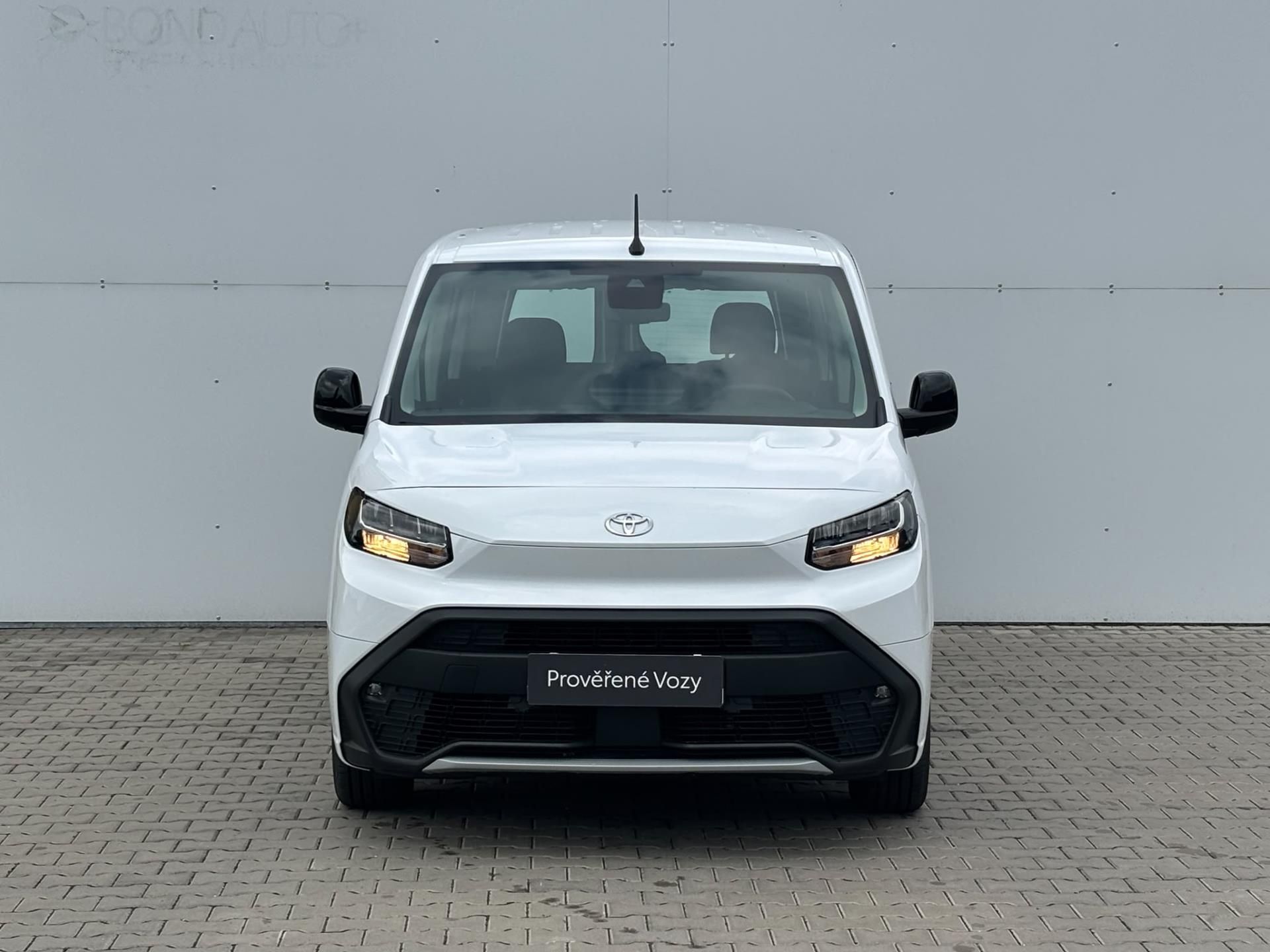 Toyota Proace City Verso, 1.2T 110k Short Business - fotka 4