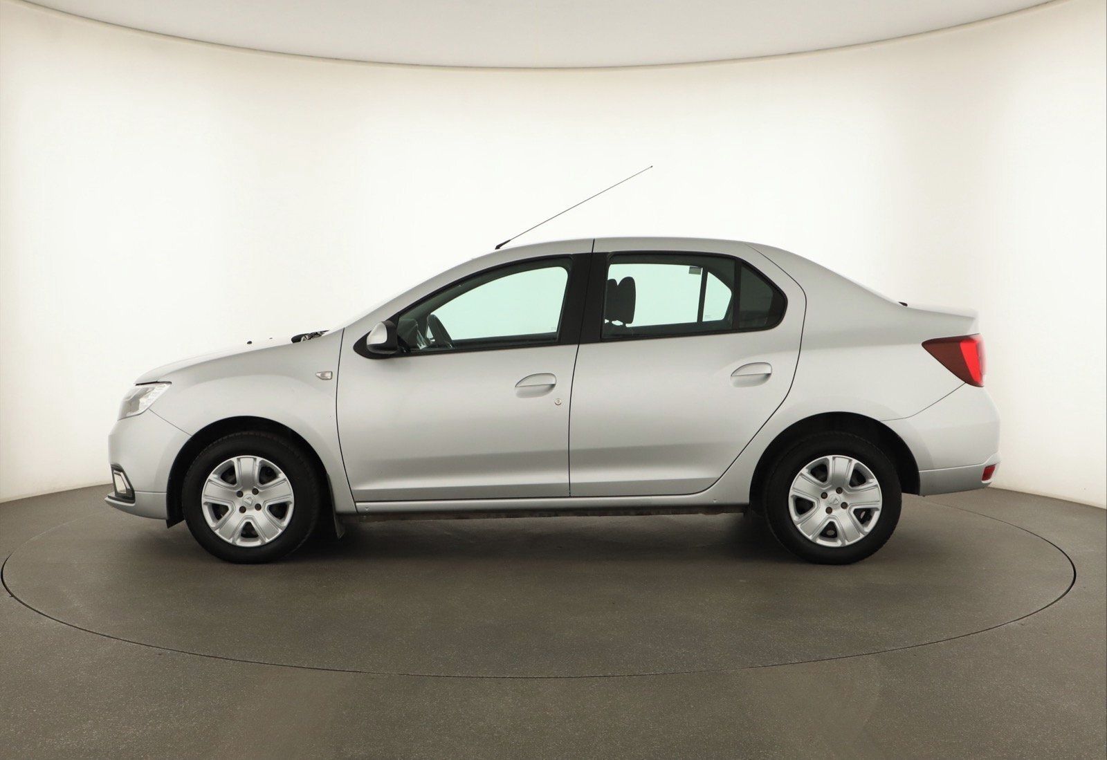 Dacia Logan, 1.0 SCe, ČR,1.maj, Klima - fotka 3