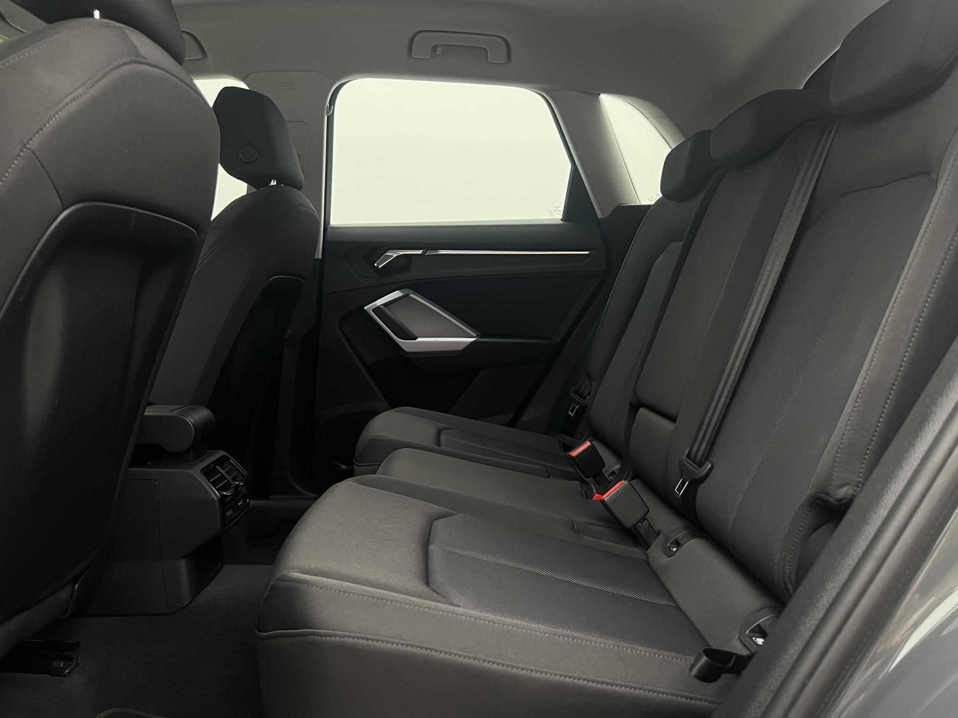 Audi Q3, 35 TFSI AUT CZ - fotka 6