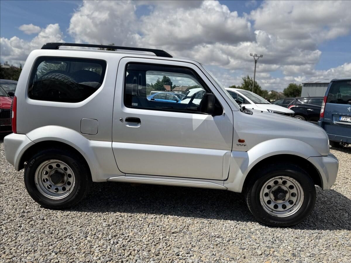 Suzuki Jimny, 1,3 VVT 4X4 TAŽNÉ +SADA KOL - fotka 4