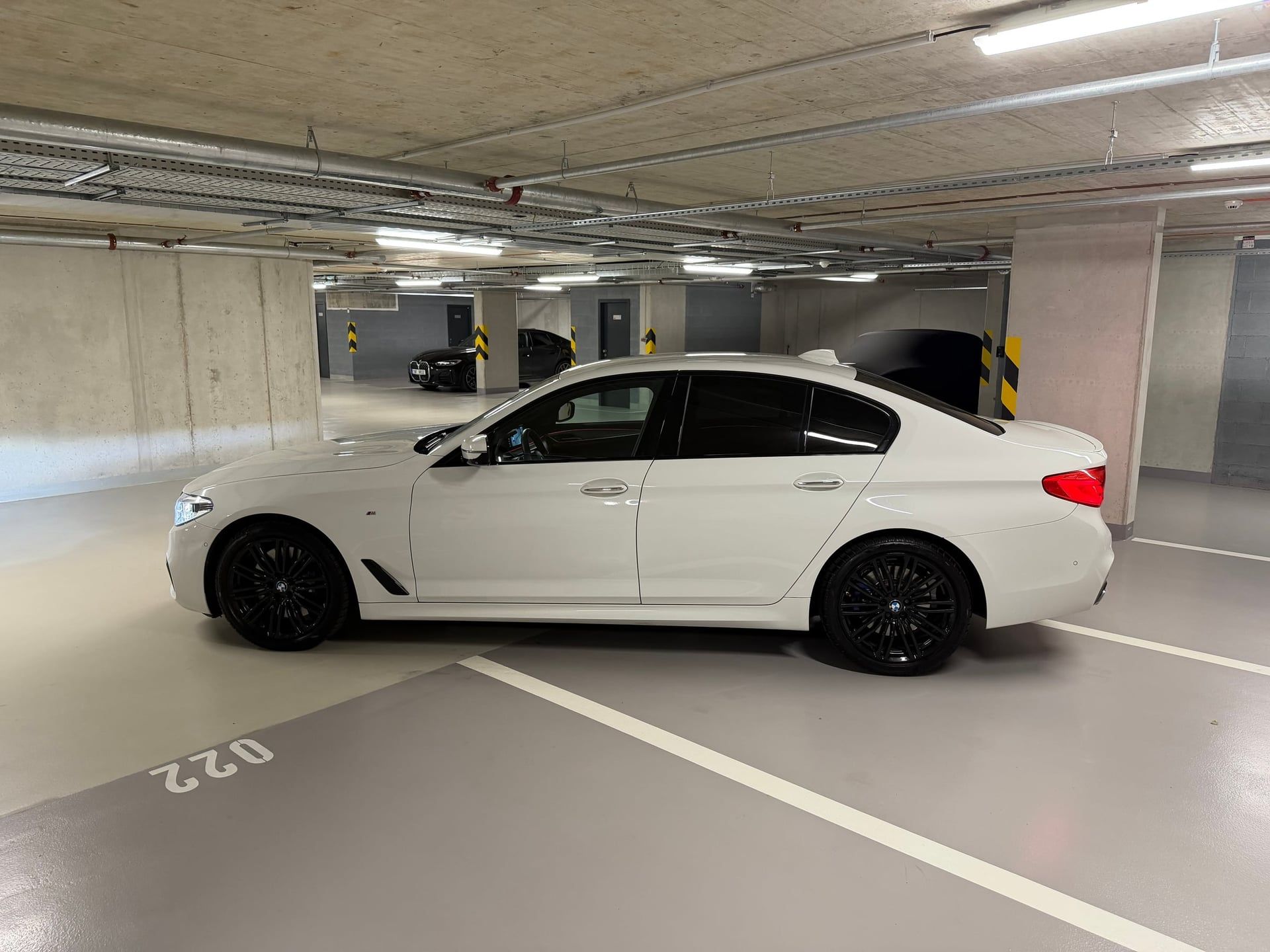 BMW Řada 5, 540i xDrive/M-paket/ČR/servis - fotka 3