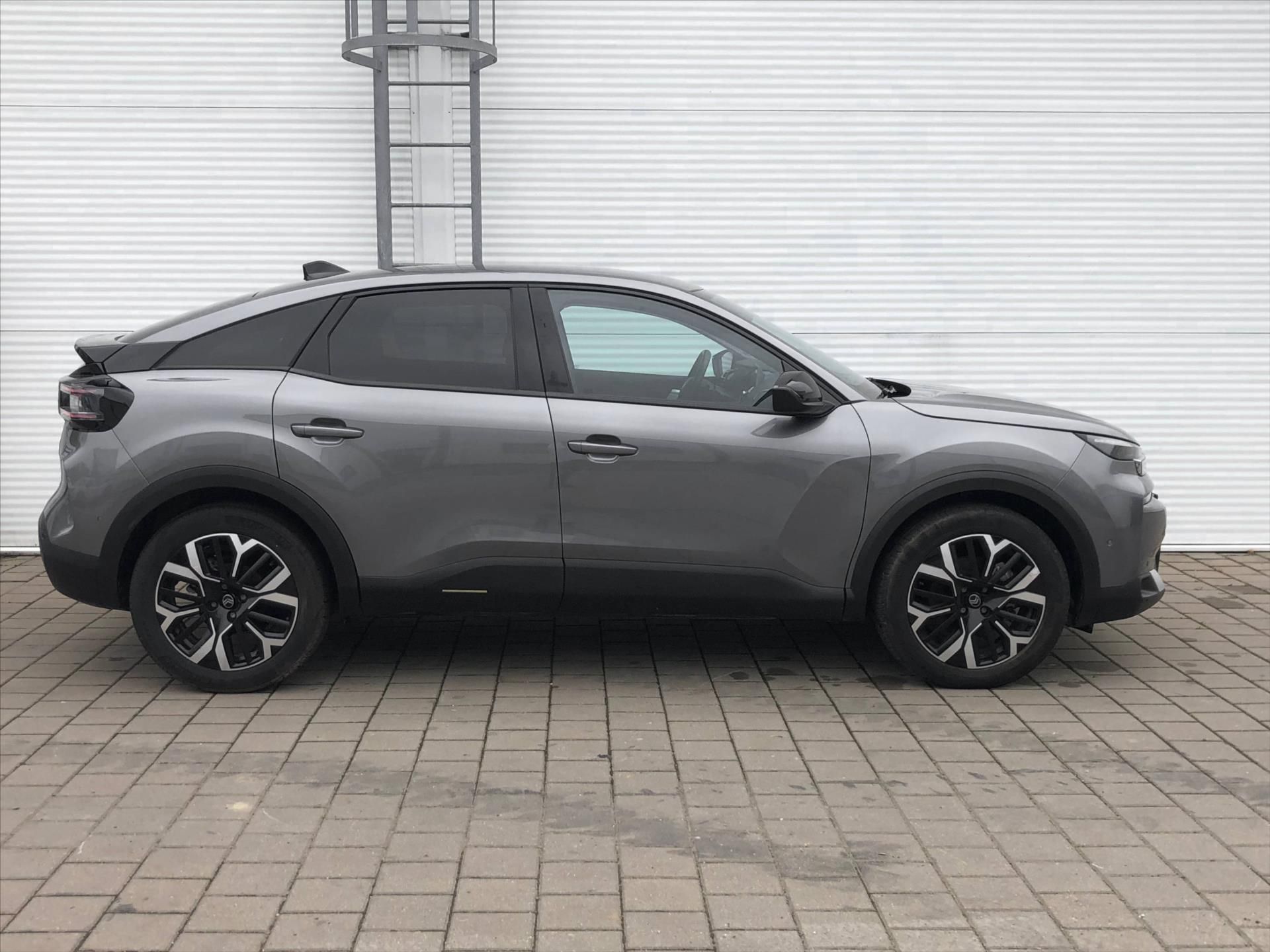 Citroën C4, 1,2 Petrol MAX 130k Automatic - fotka 3