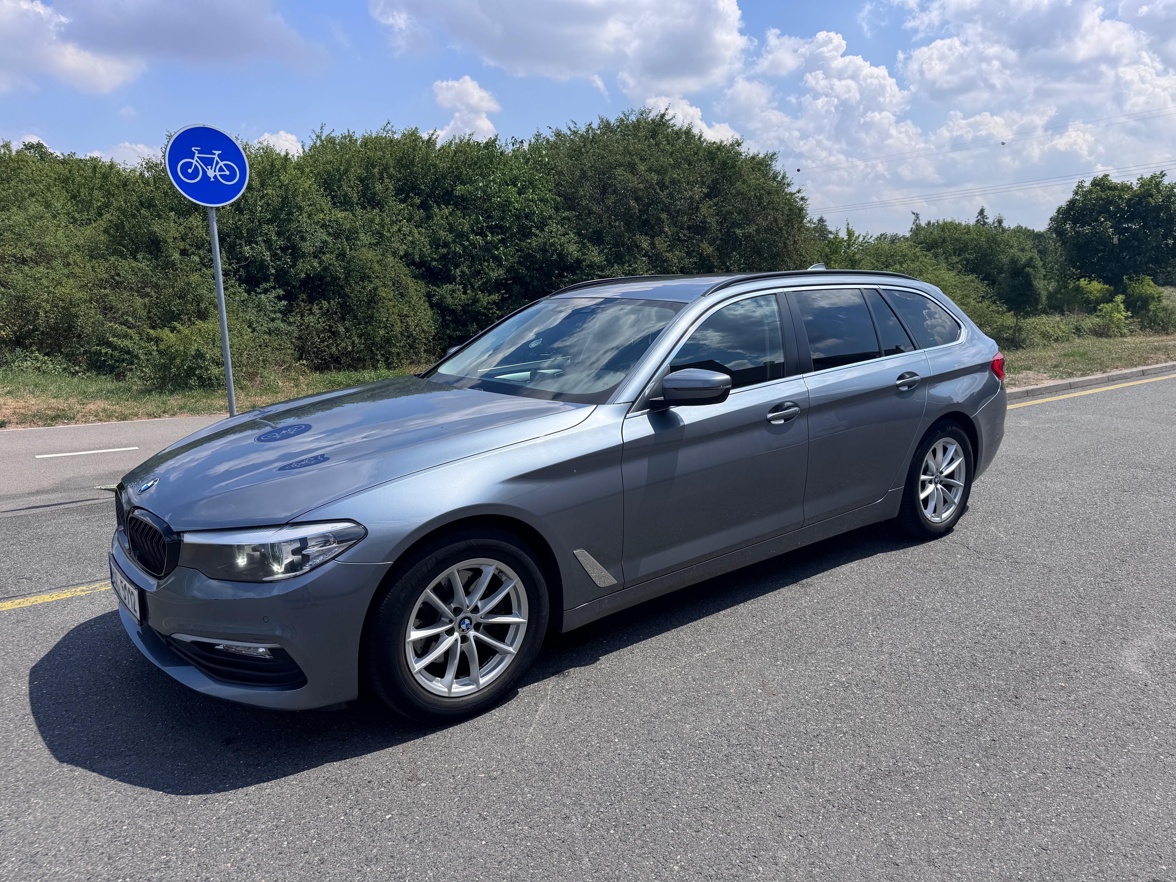 BMW Řada 5, 520d - fotka 6