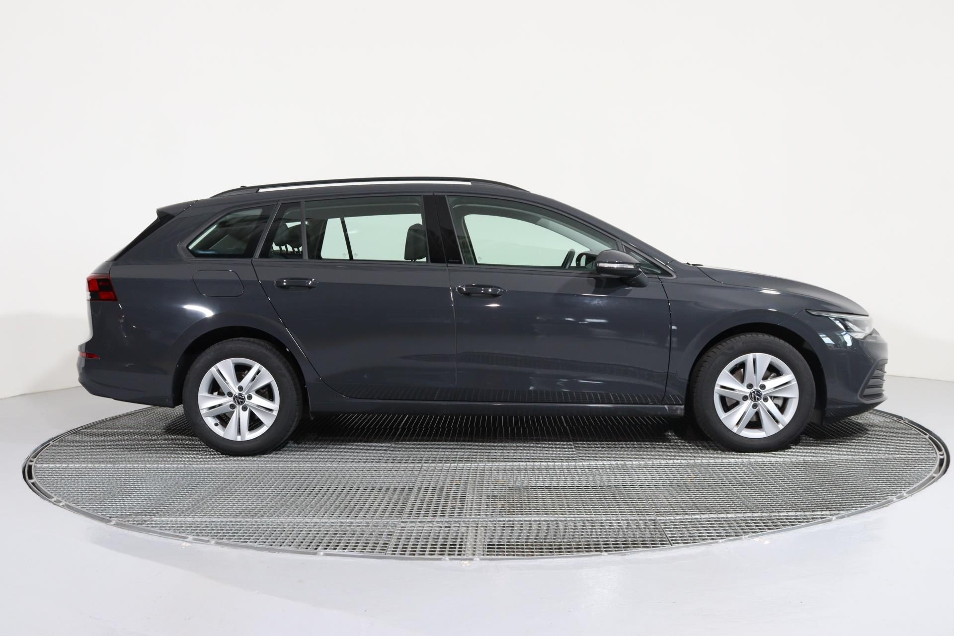 Volkswagen Golf Variant, Life 1,5 TSI / LED, ACC - fotka 3
