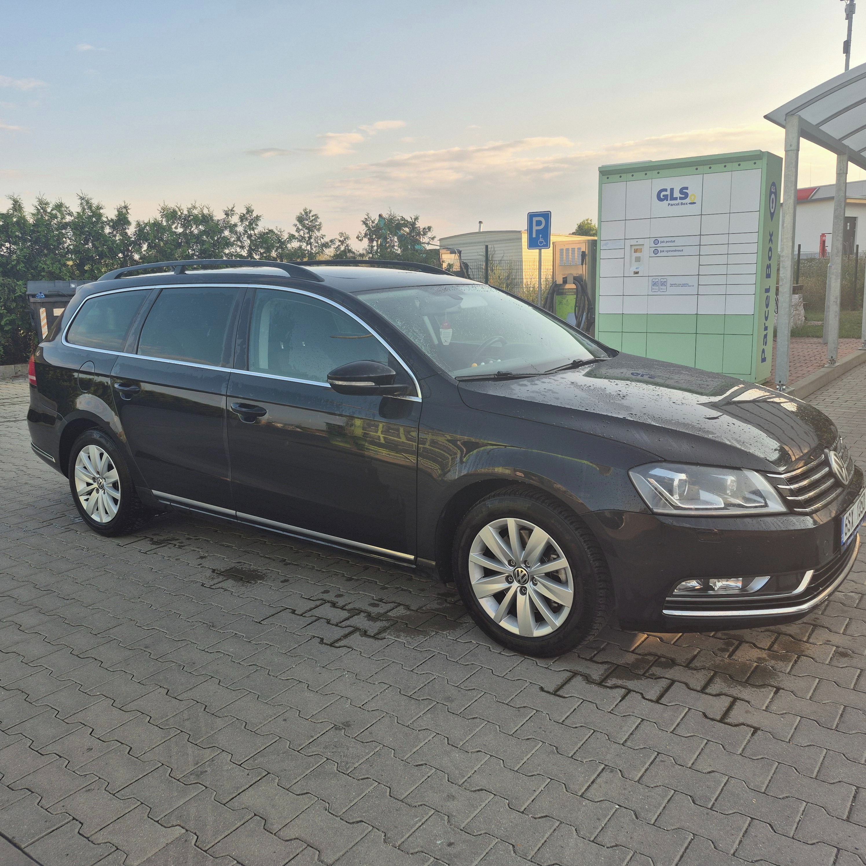 Volkswagen Passat Variant, 2.0 TDI Servisováno - fotka 3