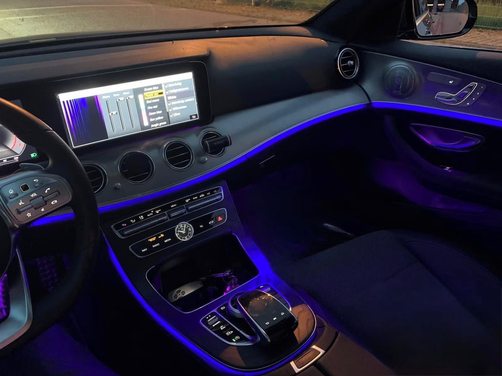 Mercedes-Benz Třídy E, Mercedes-Benz E 220 d AMG Line - fotka 2