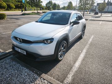Mazda MX-30, MAX výbava