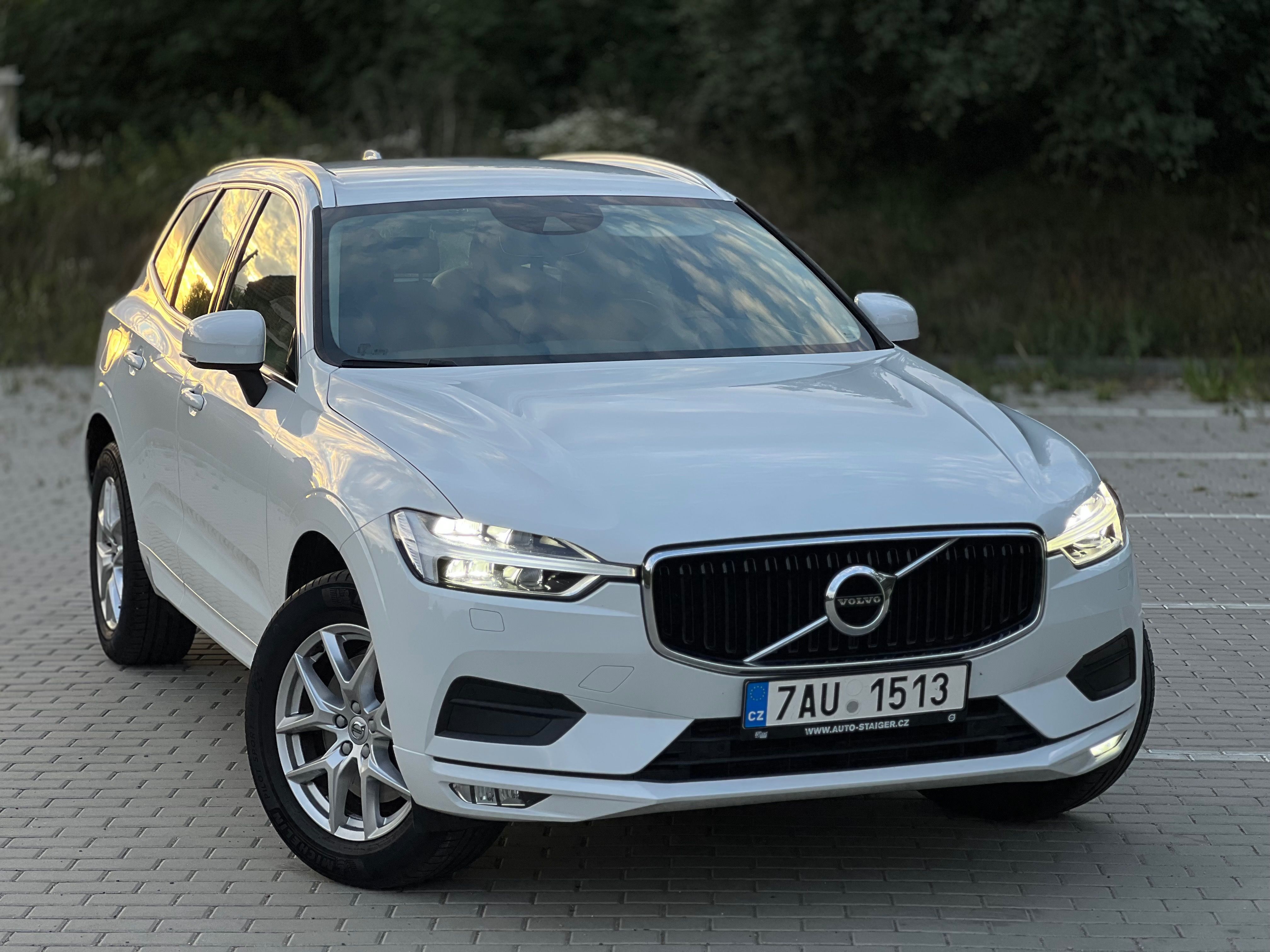 Volvo XC60, 2.0 T4 Drive-E FWD MomentumPro - fotka 5
