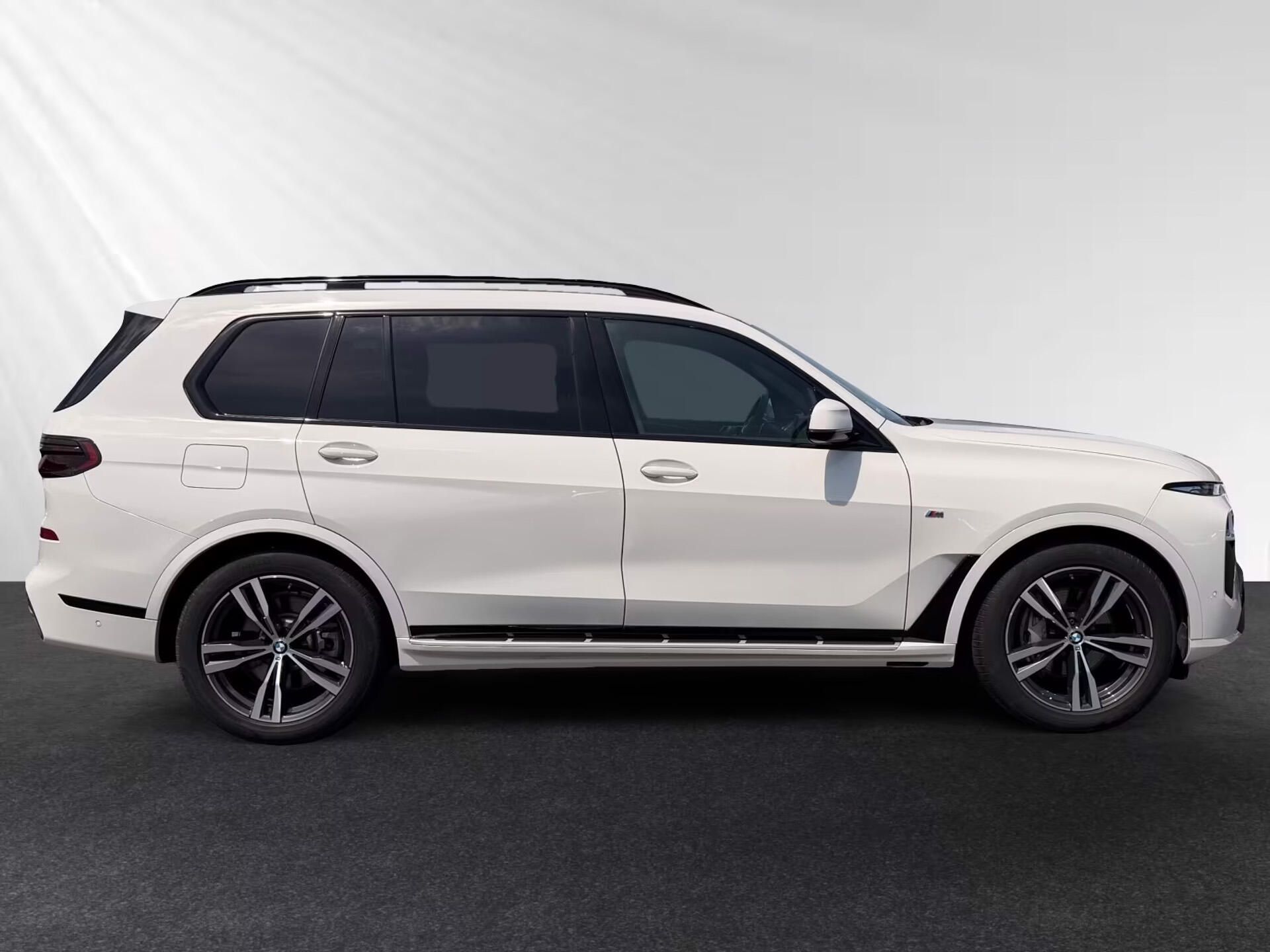BMW X7, xDrive40i M-Sport Pano HuD 360 - fotka 3
