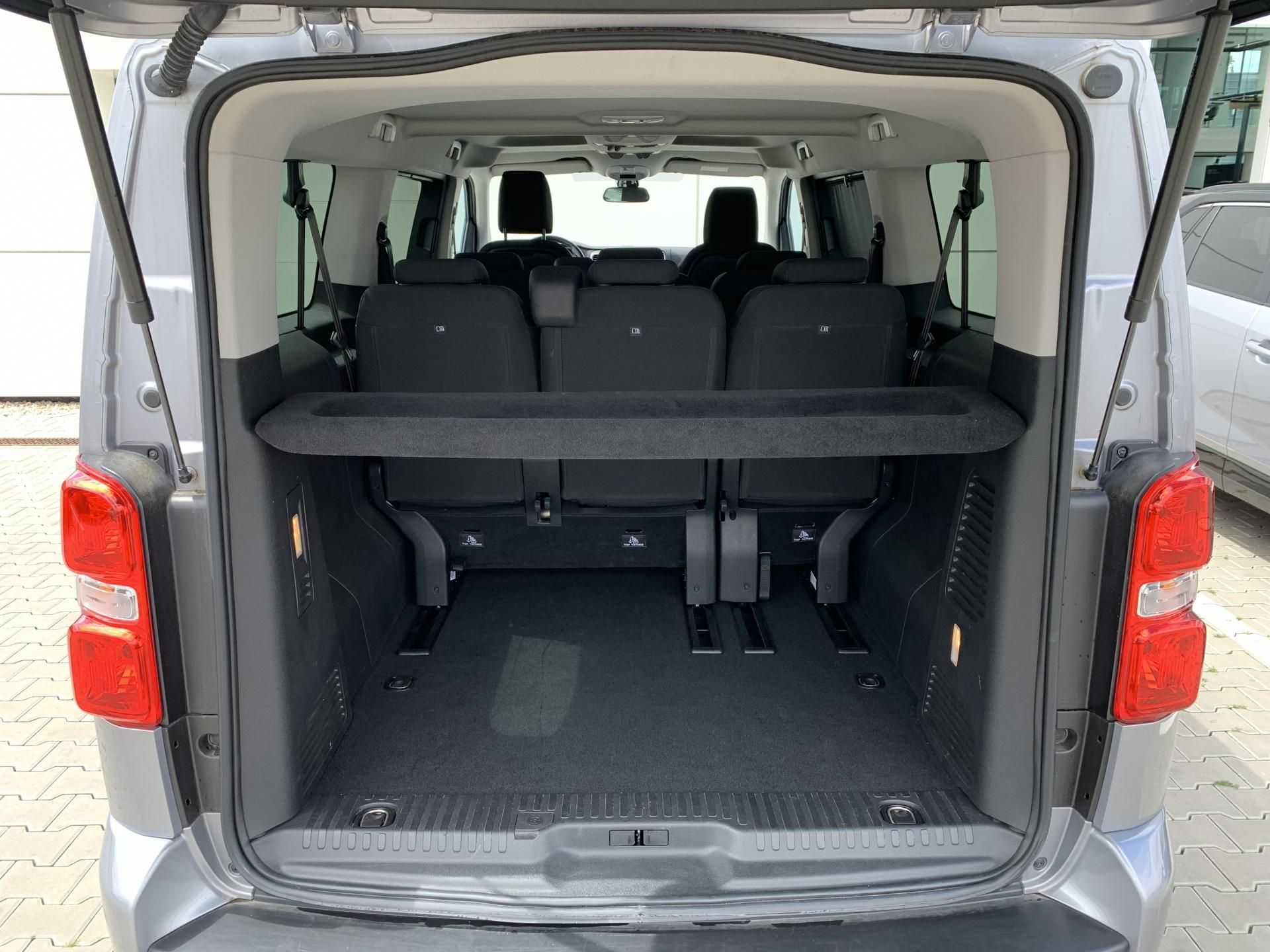 Toyota Proace Verso, L2 FAMILY 2.0 D-4D 130kW AT8 - fotka 5