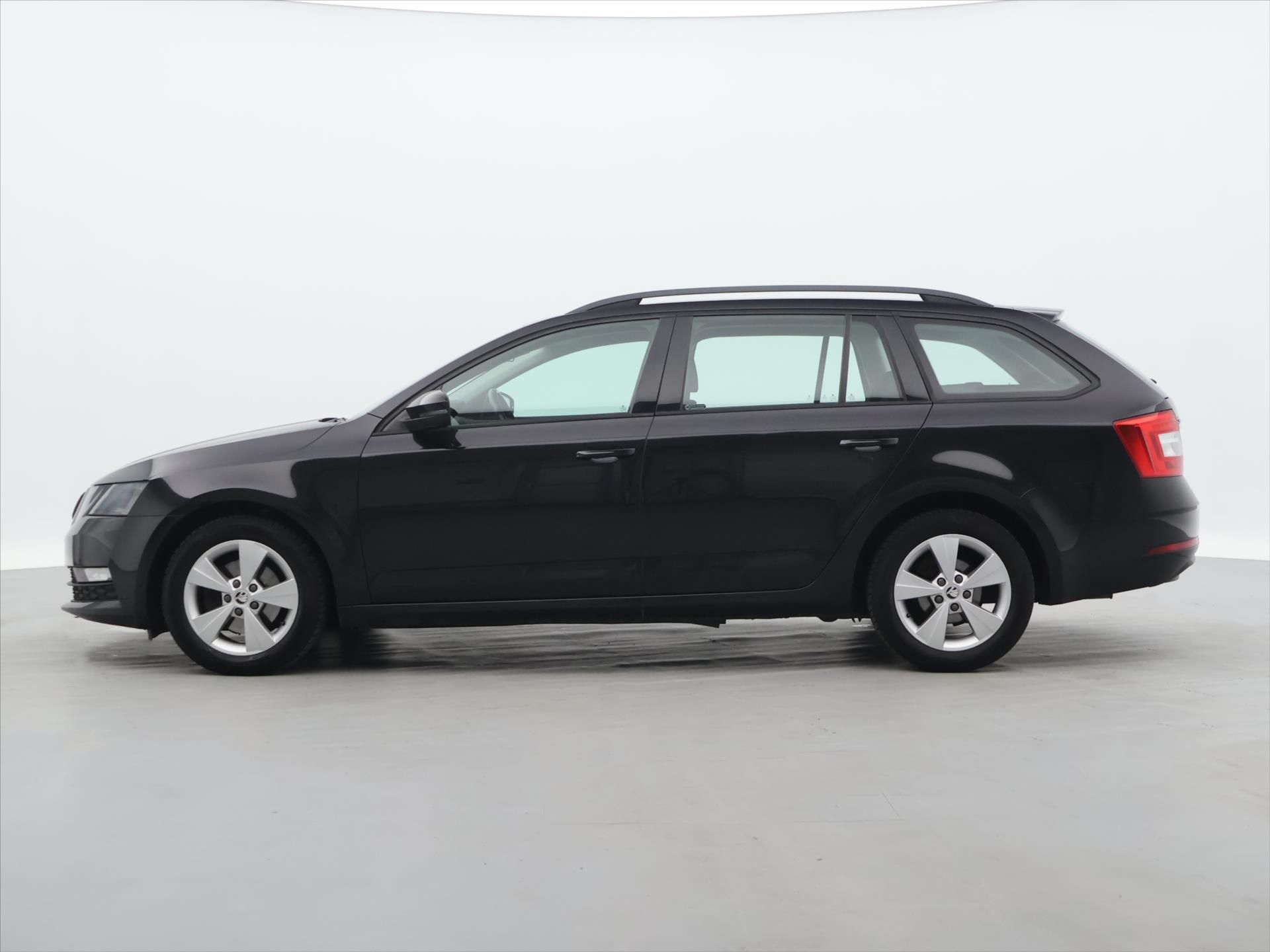 Škoda Octavia, 1,5 TSI 110kW Ambition DSG CZ - fotka 4