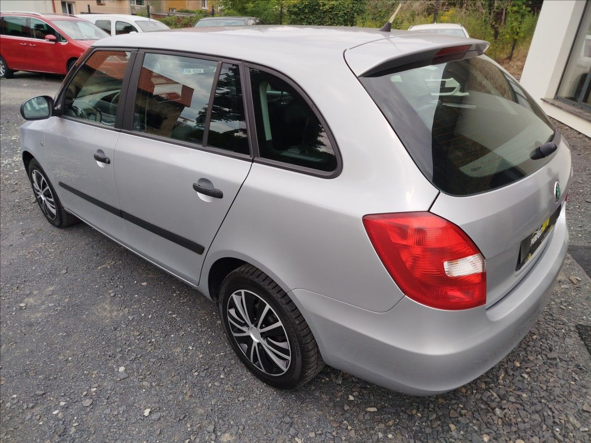 Škoda Fabia, 1,6 TDi 66 kW, KLIMA, ESP - fotka 4