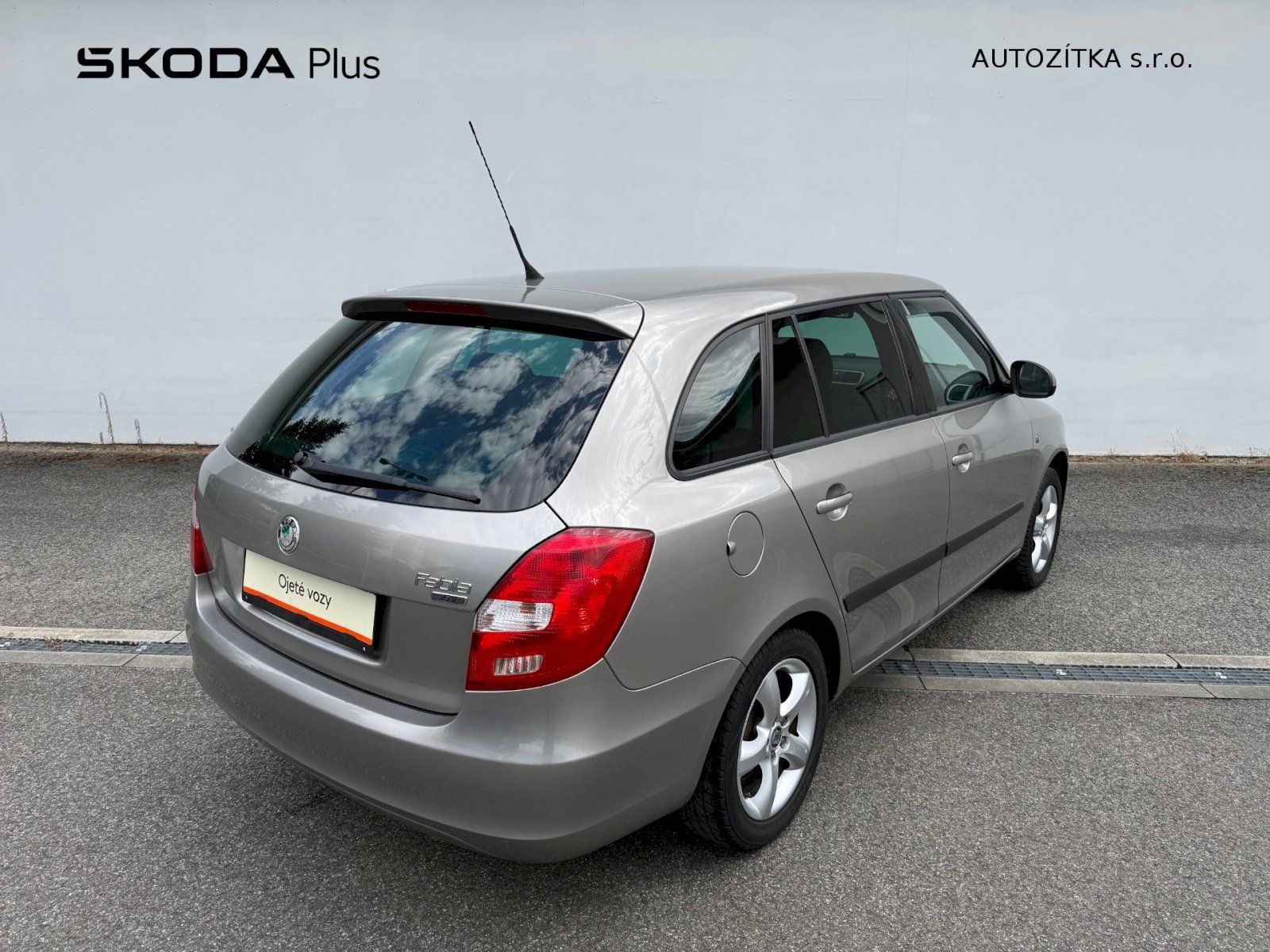 Škoda Fabia, Fabia Com Sport 1,4 63kW - fotka 2