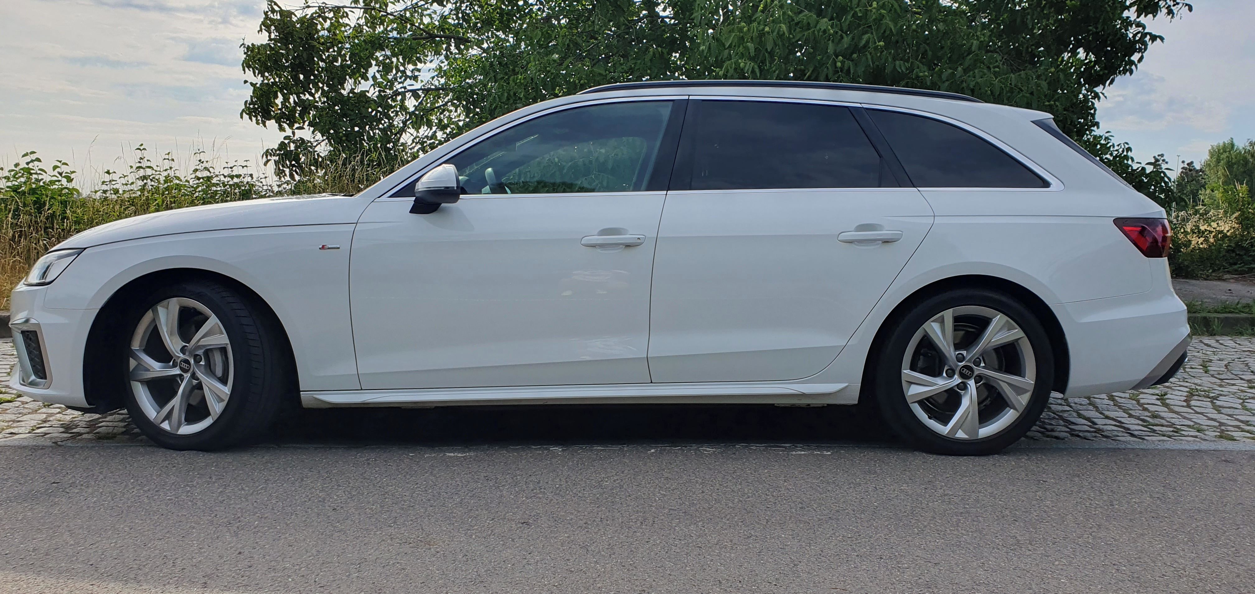 Audi A4 Avant, 40TDI 4X4 150kW/S-LINE/DPH/ČR - fotka 2