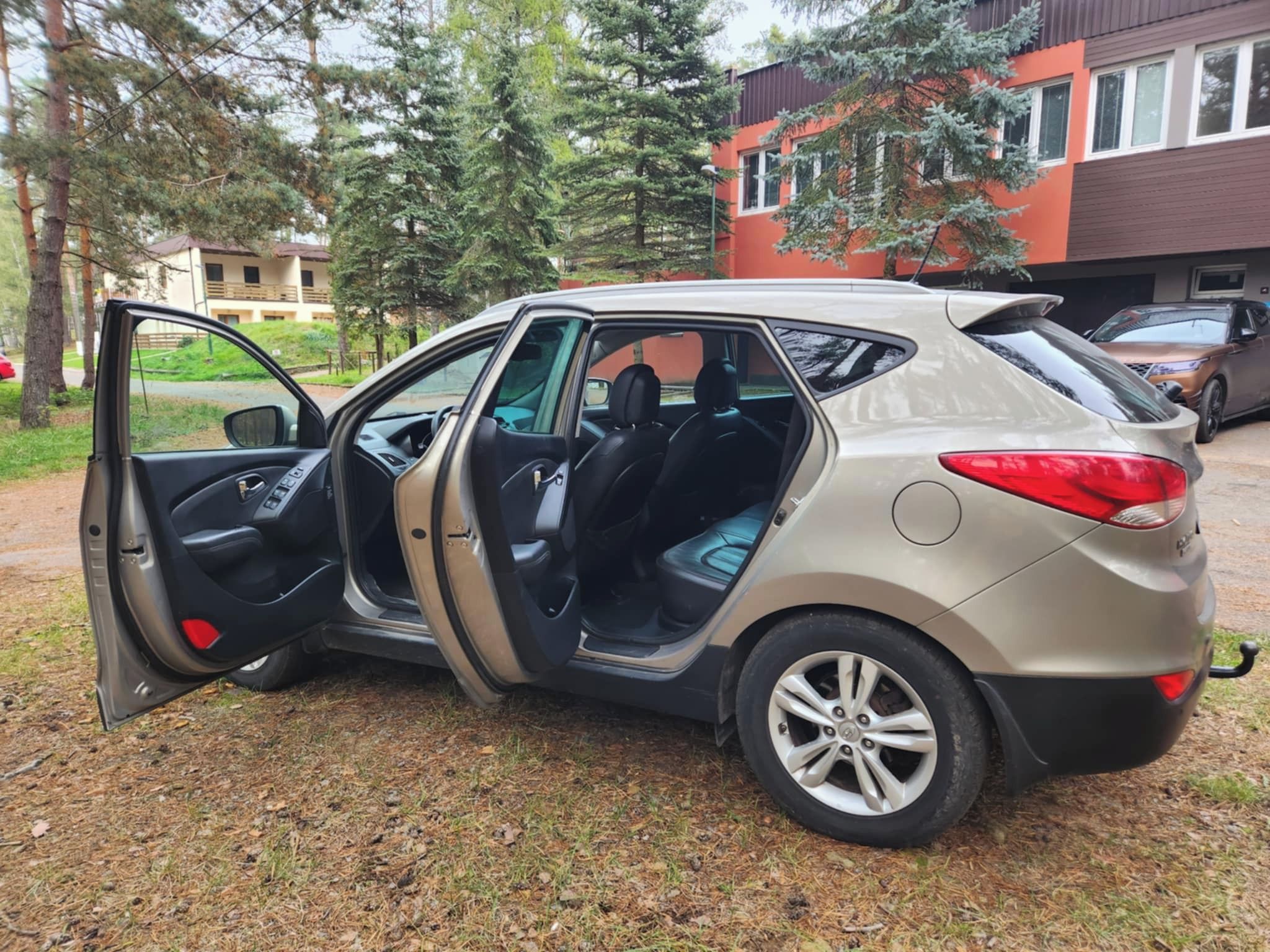 Hyundai ix35, 2.0 CRDi automat,133 kw, tažné - fotka 5