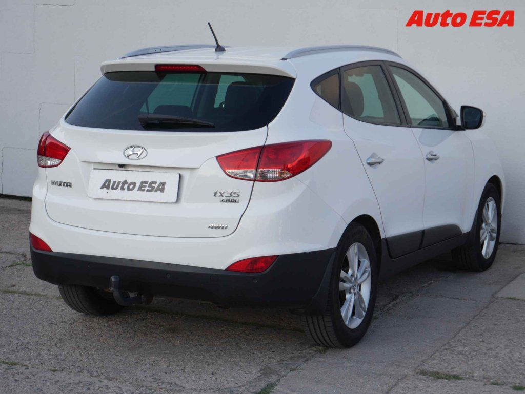 Hyundai ix35, 2.0CRDi 4x4,AC - fotka 6