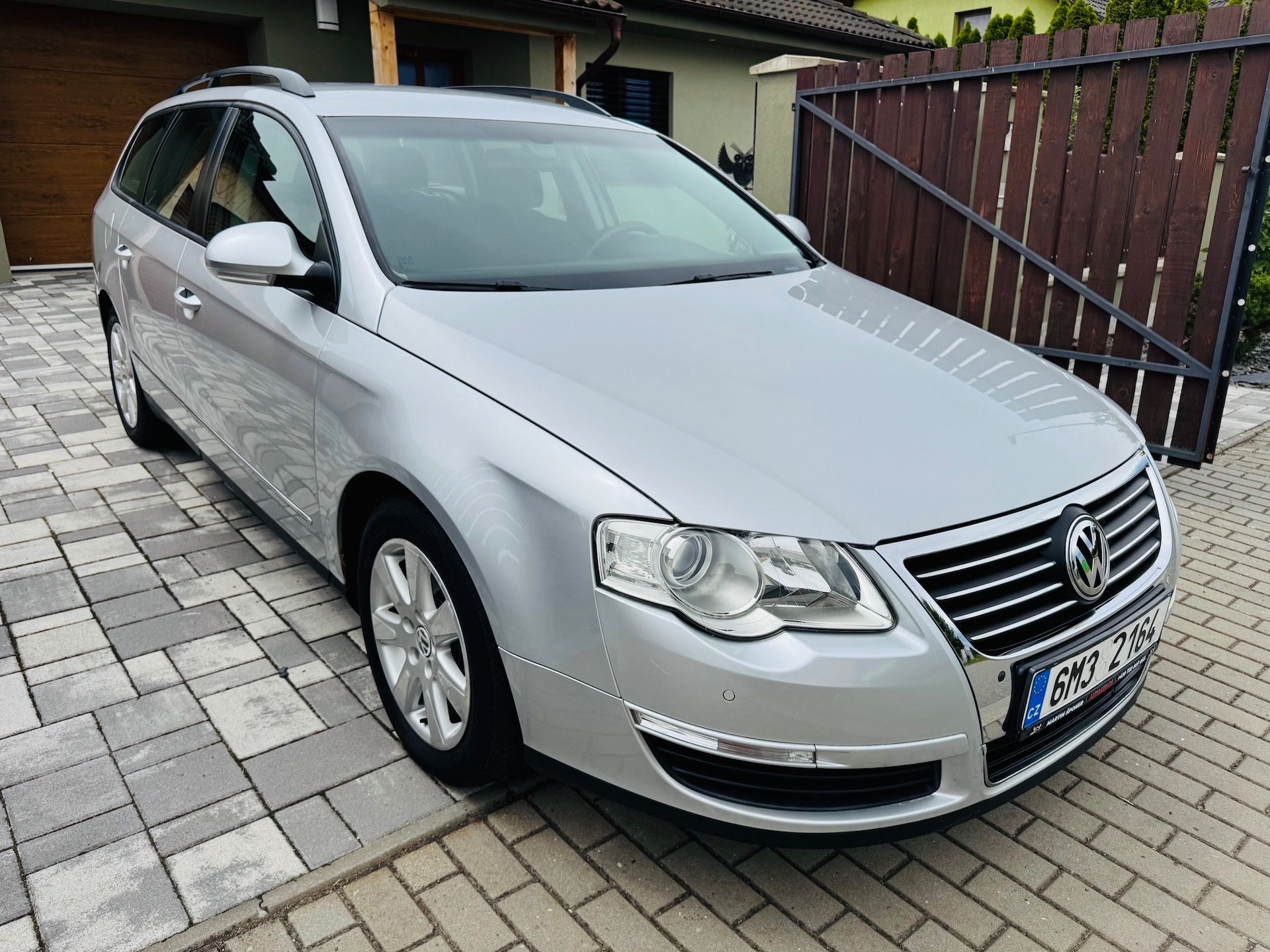 Volkswagen Passat, VAR 2.0TDi103kW velký servis