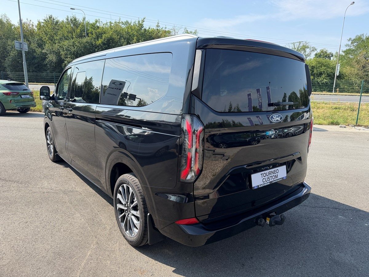 Ford Tourneo Custom, Ford Tourneo Custom Titanium X - fotka 5
