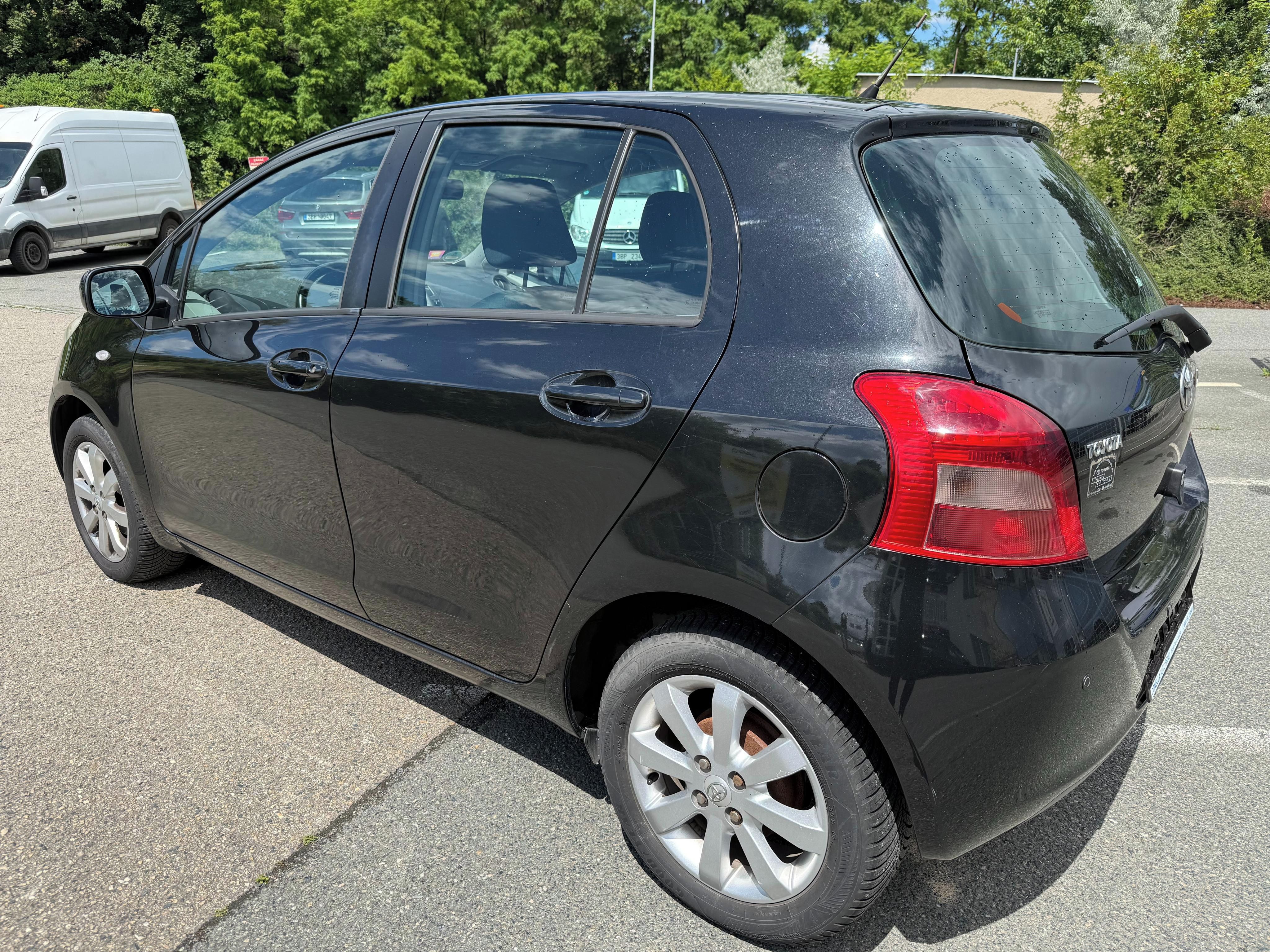 Toyota Yaris, 1.3 VVT-I 64Kw Cool 1-Majitel - fotka 4