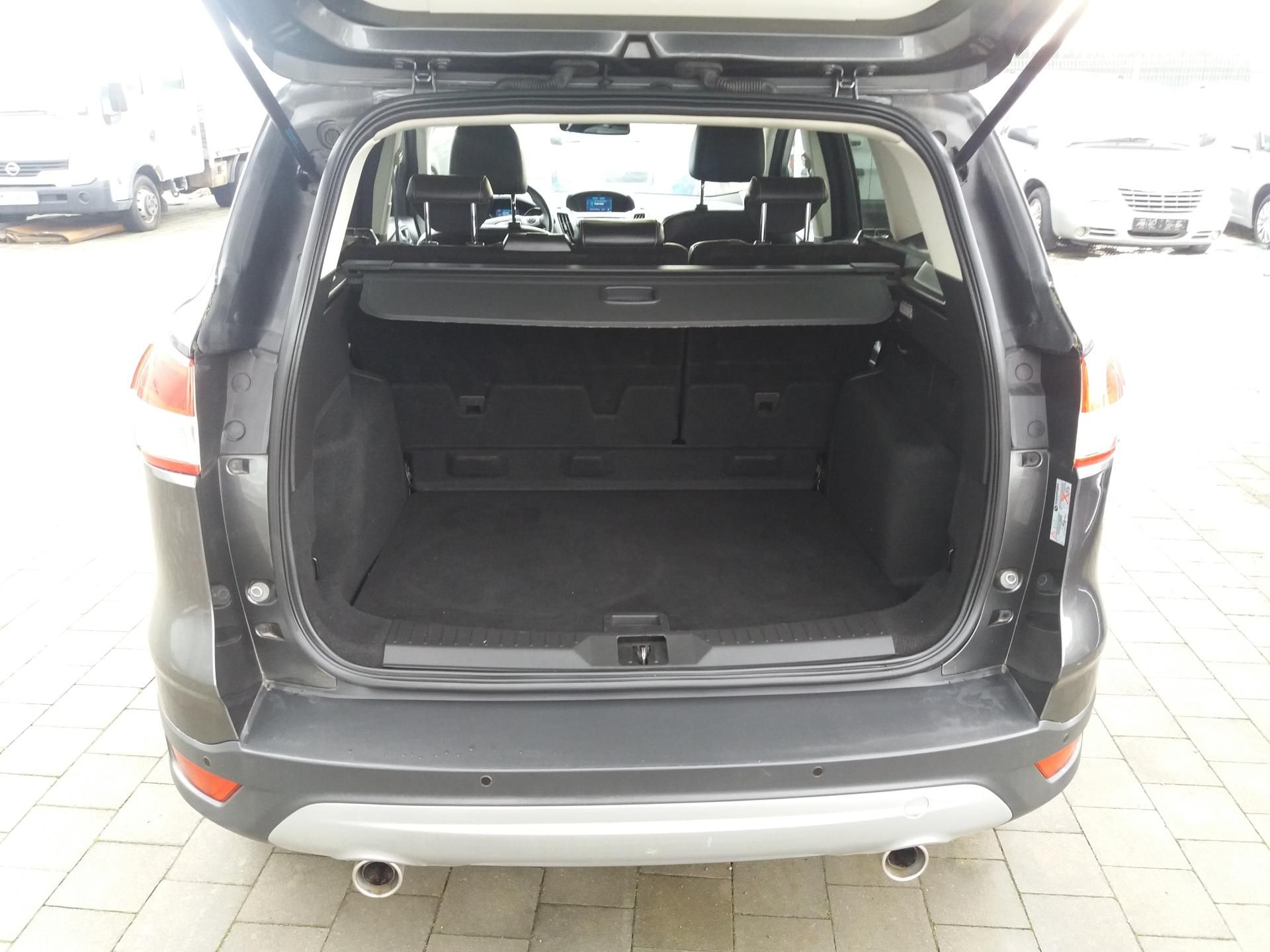 Ford Kuga, 2.0TDCi,110kW,TAŽNY,SERV.KNÍŽK - fotka 6