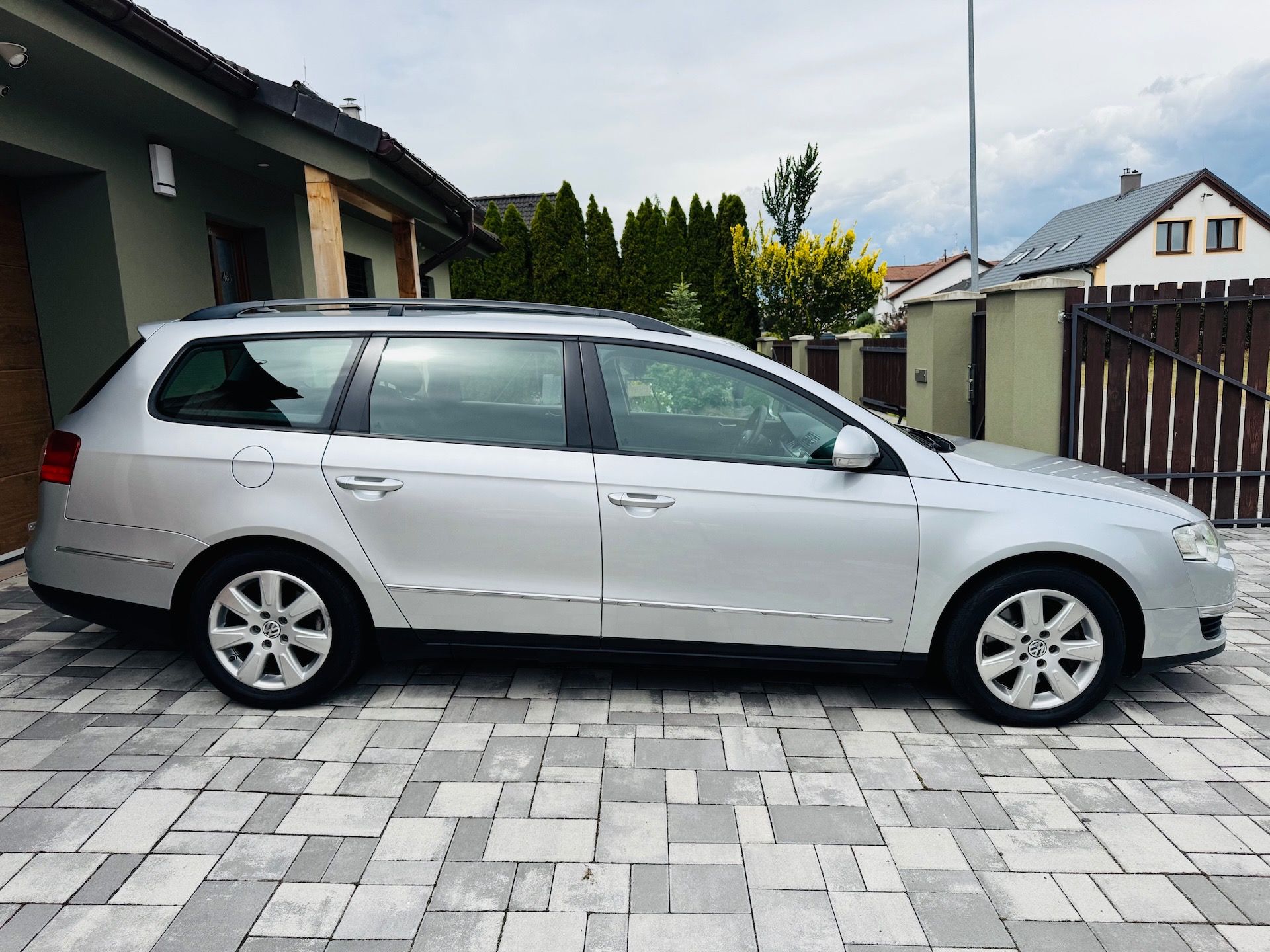 Volkswagen Passat, VAR 2.0TDi103kW velký servis - fotka 2