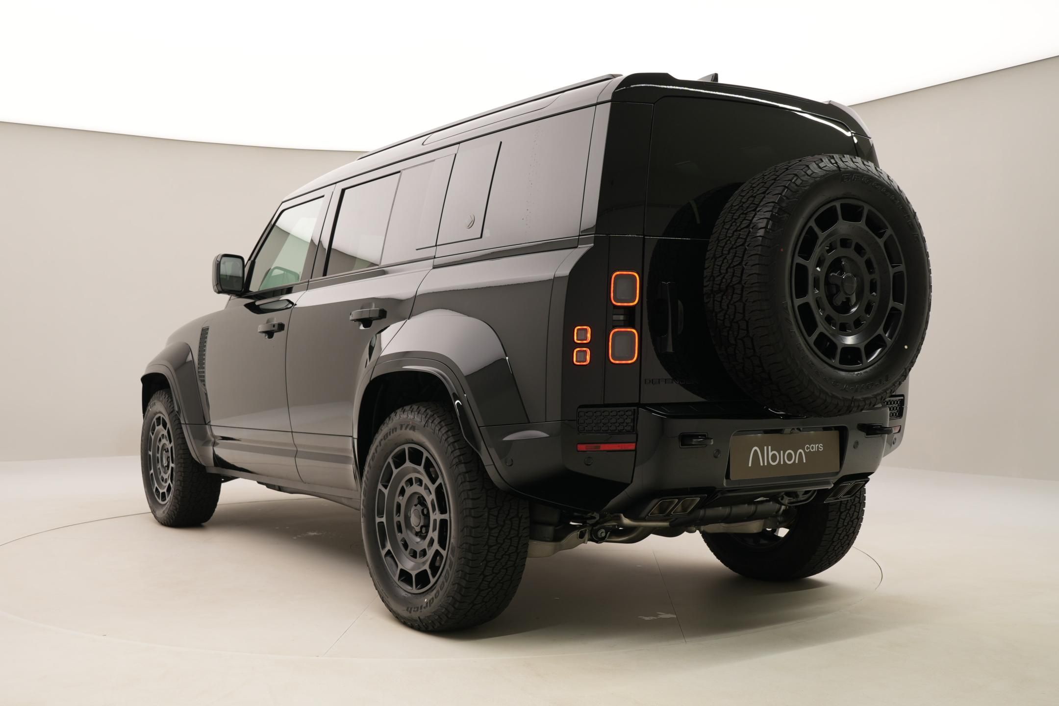 Land Rover Defender, OCTA BLACK AWD AUT - fotka 4