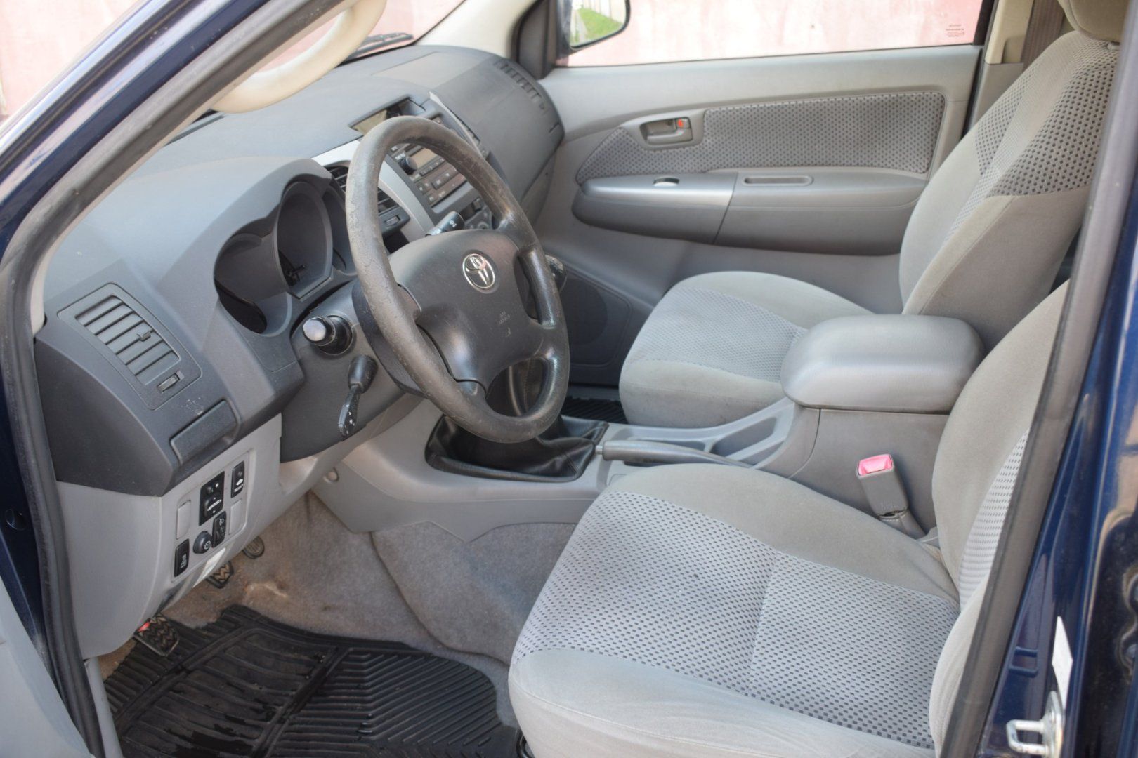 Toyota Hilux, UZÁVĚRKA !!,1maj., nové v ČR. - fotka 3