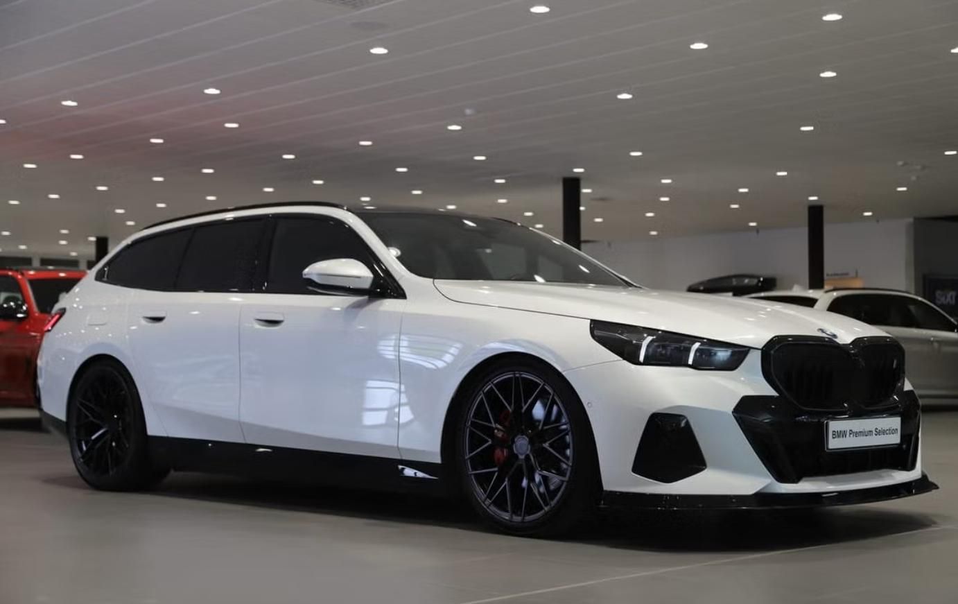 BMW i5, eDrive40 Touring M Kam Pano. - fotka 2