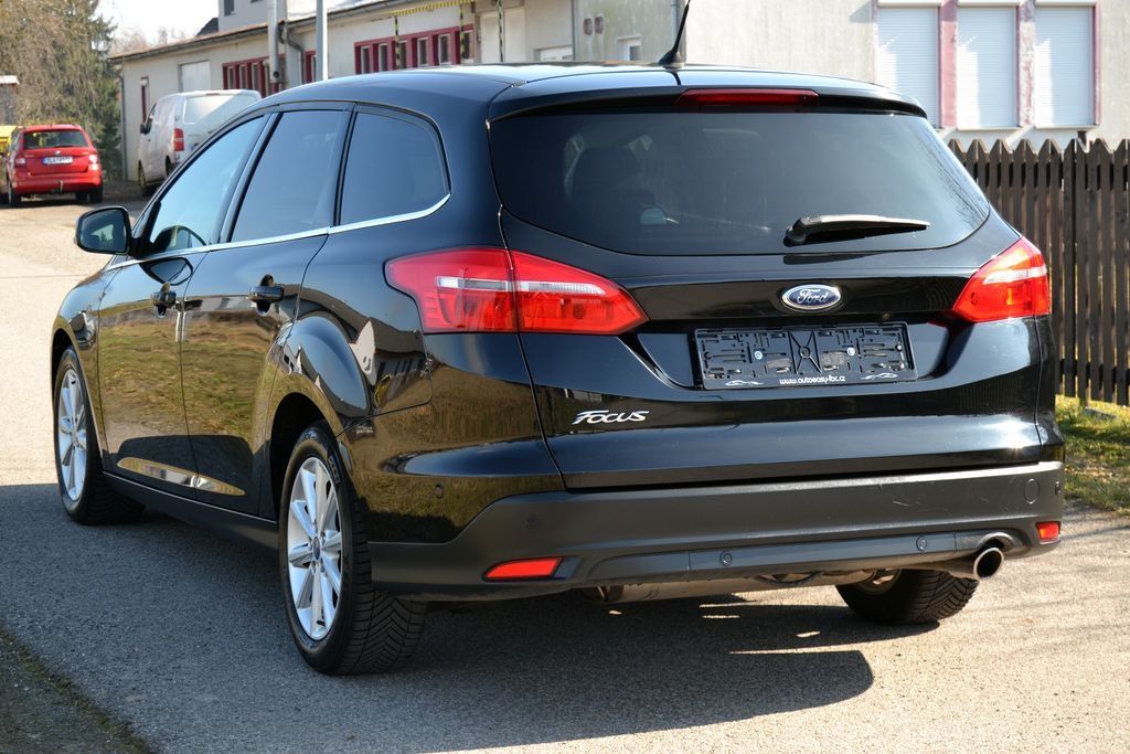 Ford Focus, 2.0 TDCI 110kW Titanium kombi - fotka 2