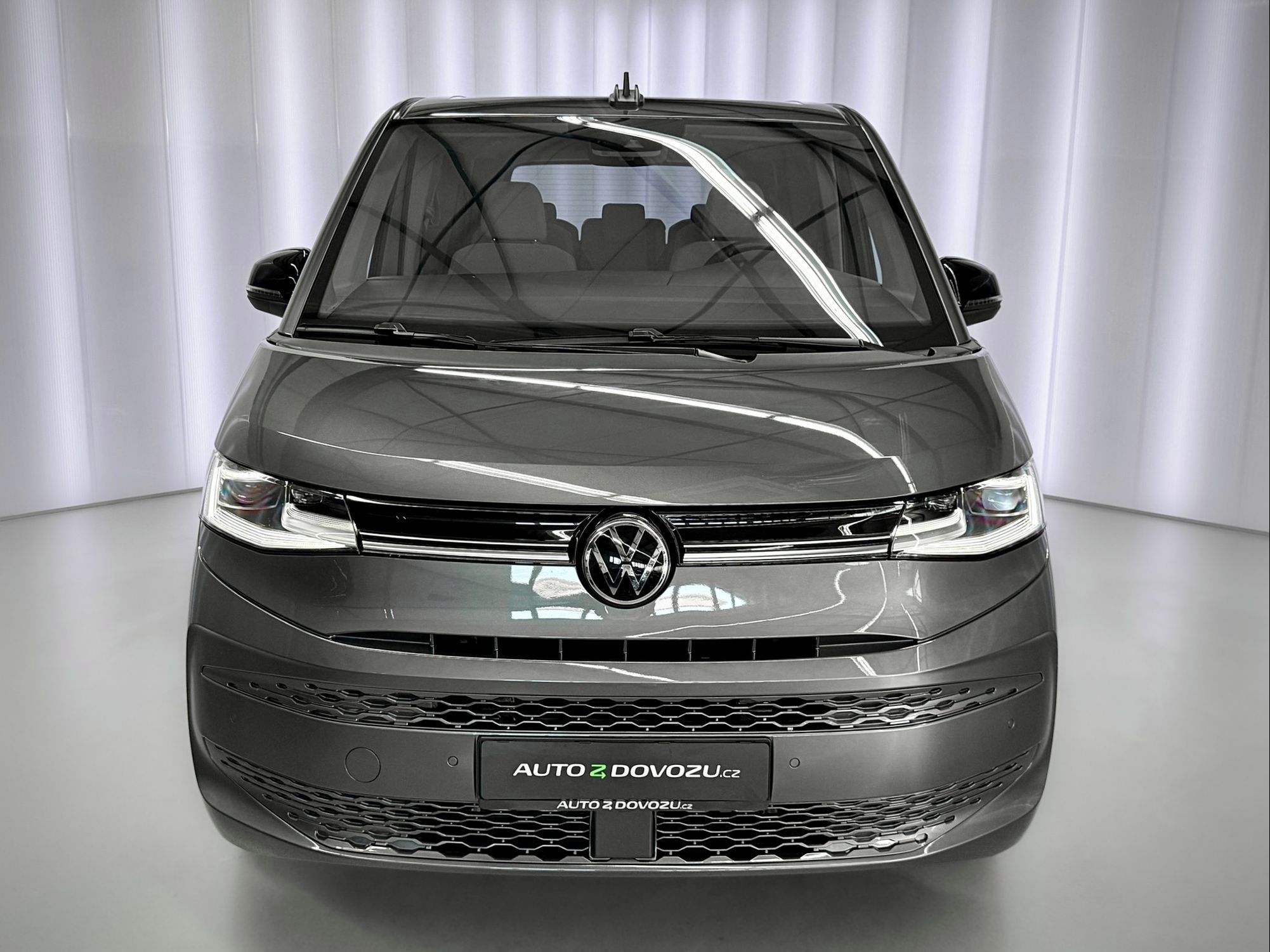 Volkswagen Multivan, 2.0TDI DSG LIFE, PANO, IQ.LED - fotka 3