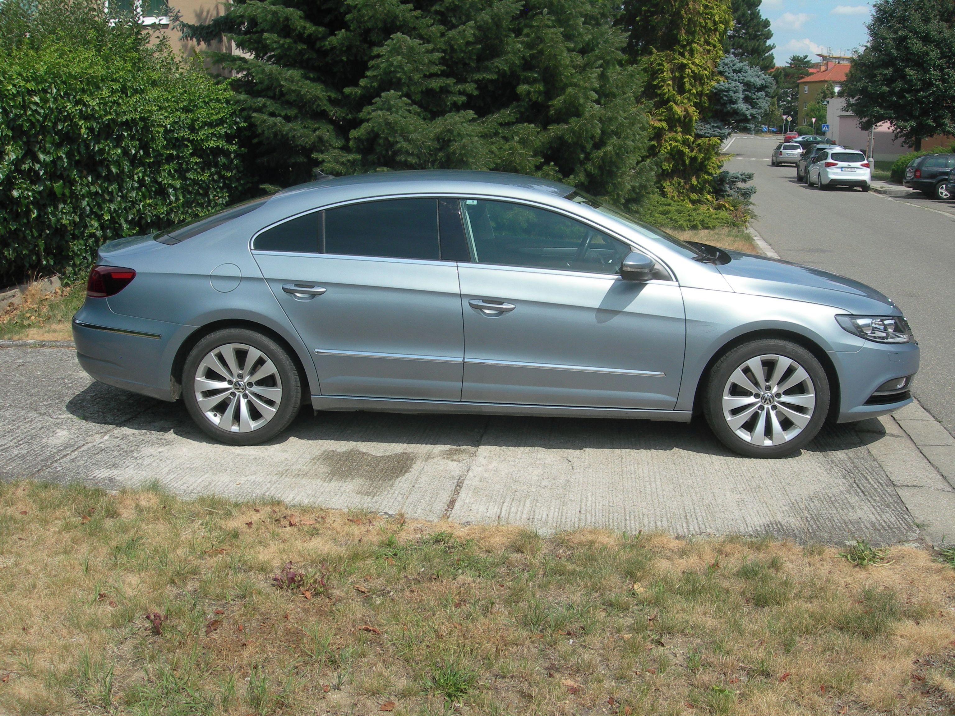Volkswagen CC, 1.9 TDI - servisováno - fotka 3