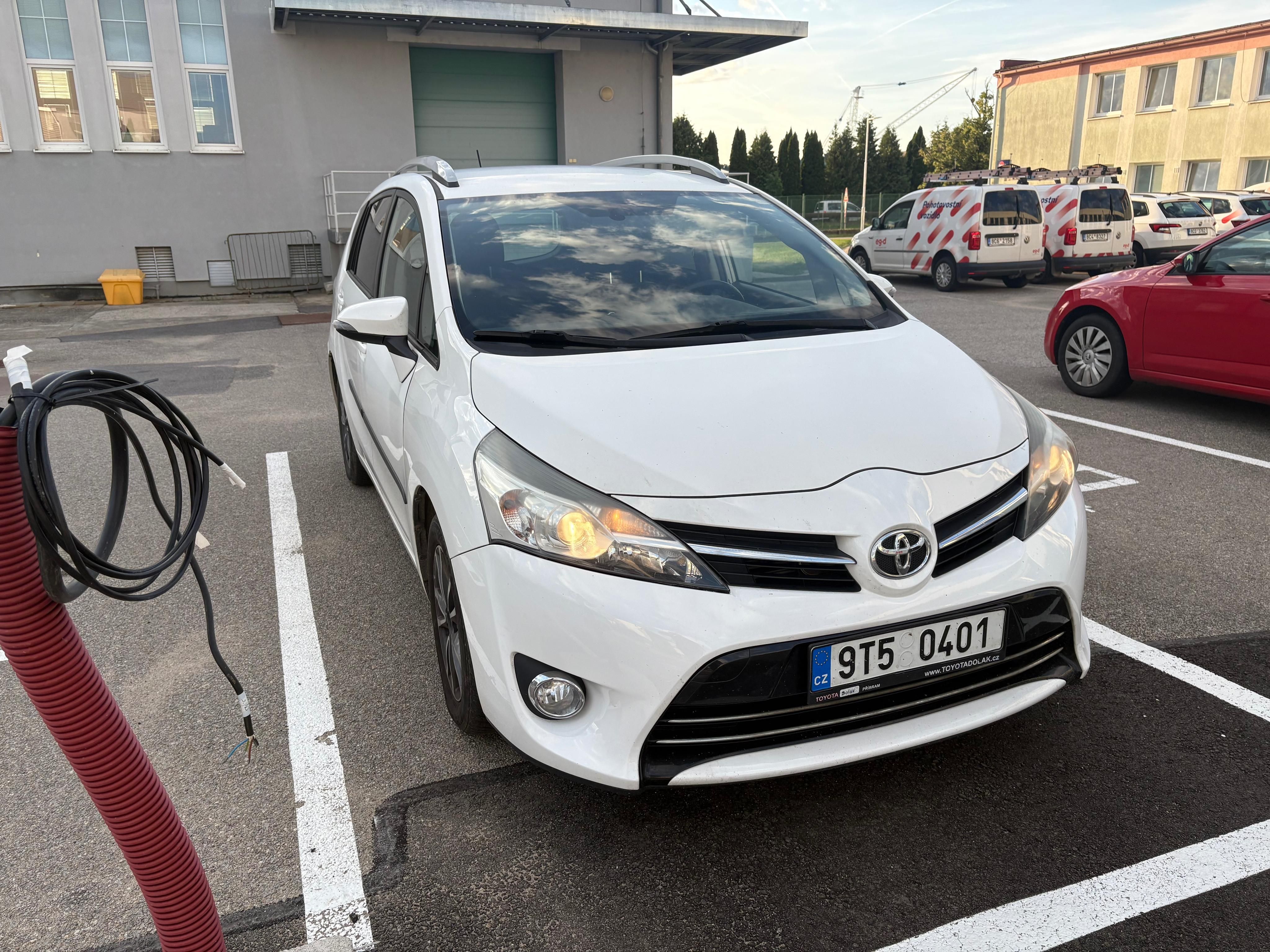 Toyota Verso, 1.6 D4D, originál nové rozvody - fotka 2