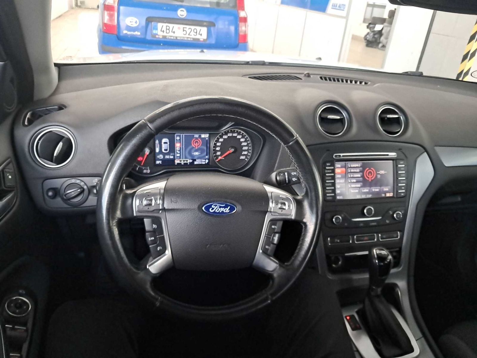 Ford Mondeo, 2.0 TDCi, Automat, Serv.kniha - fotka 3