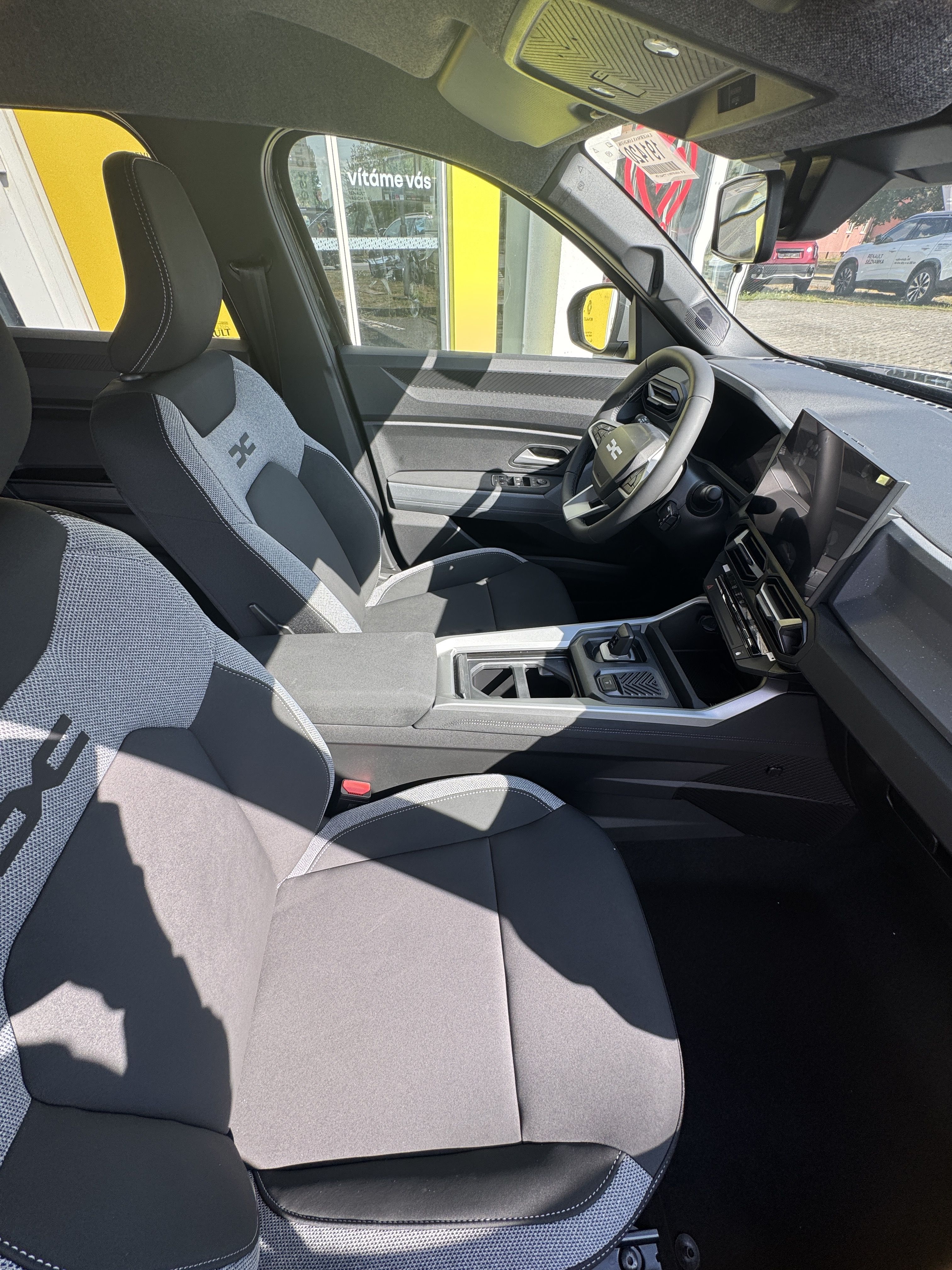 Dacia Bigster, Journey hybrid 155 - fotka 6