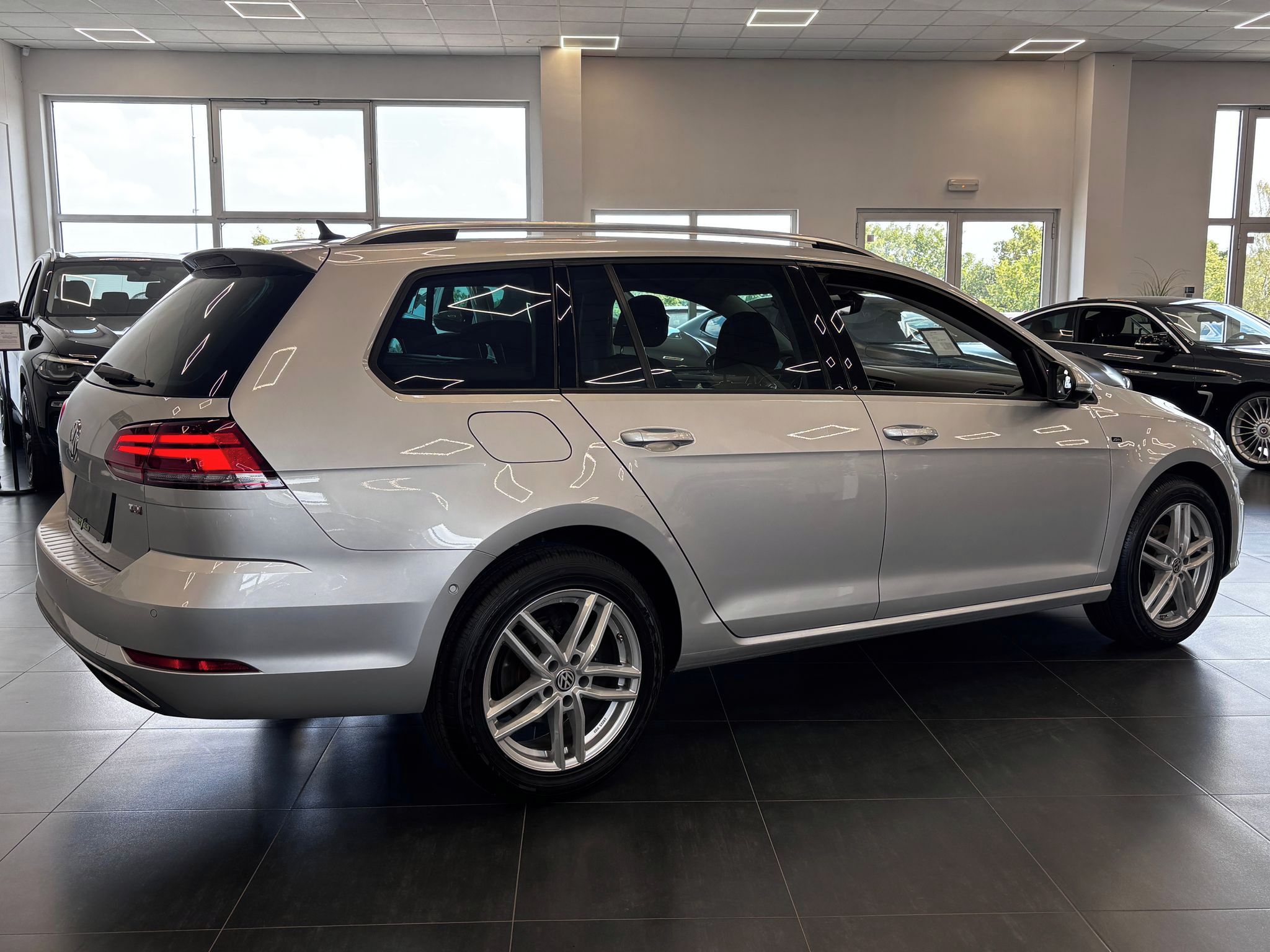 Volkswagen Golf, 85kW, DSG, Comfort Line, Navi. - fotka 5