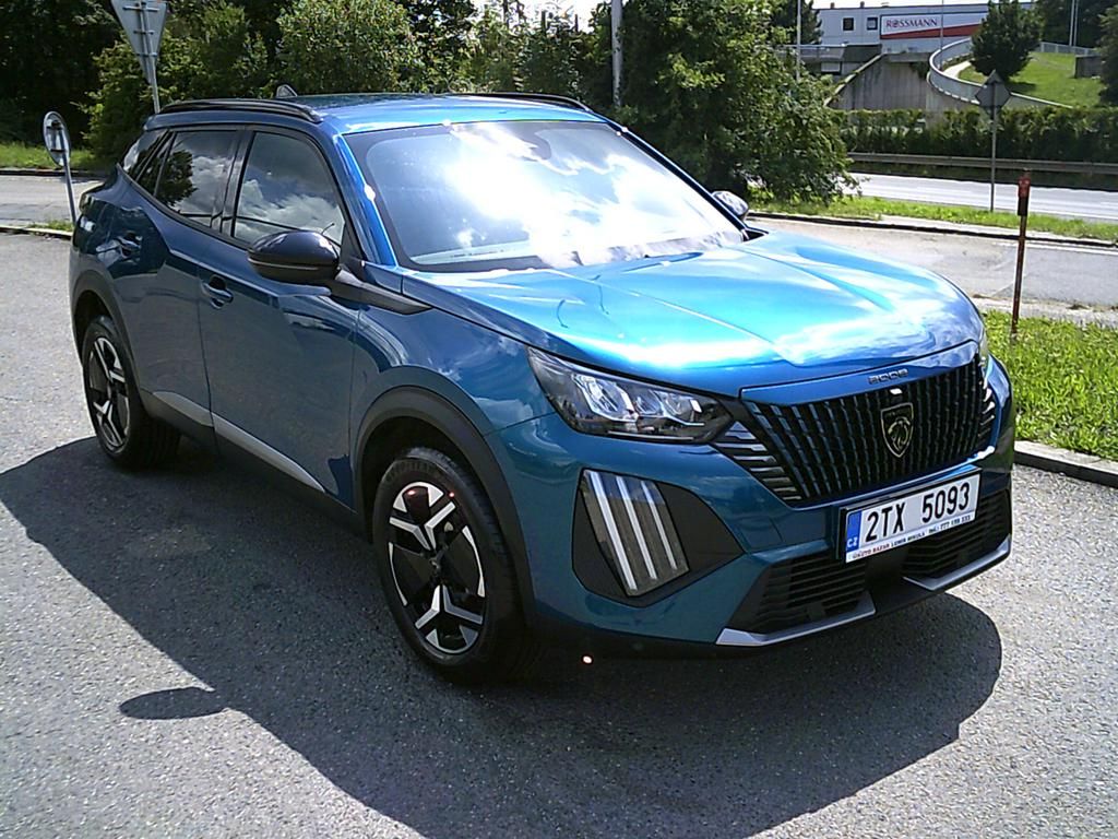 Peugeot 2008, 1.2 PT 100k ALLURE v ZÁRUCE - fotka 4