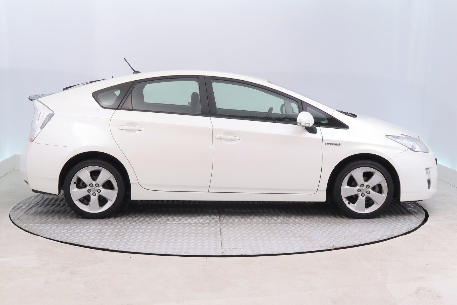 Toyota Prius, 1.8 VVT-i HSD, Automat - fotka 6
