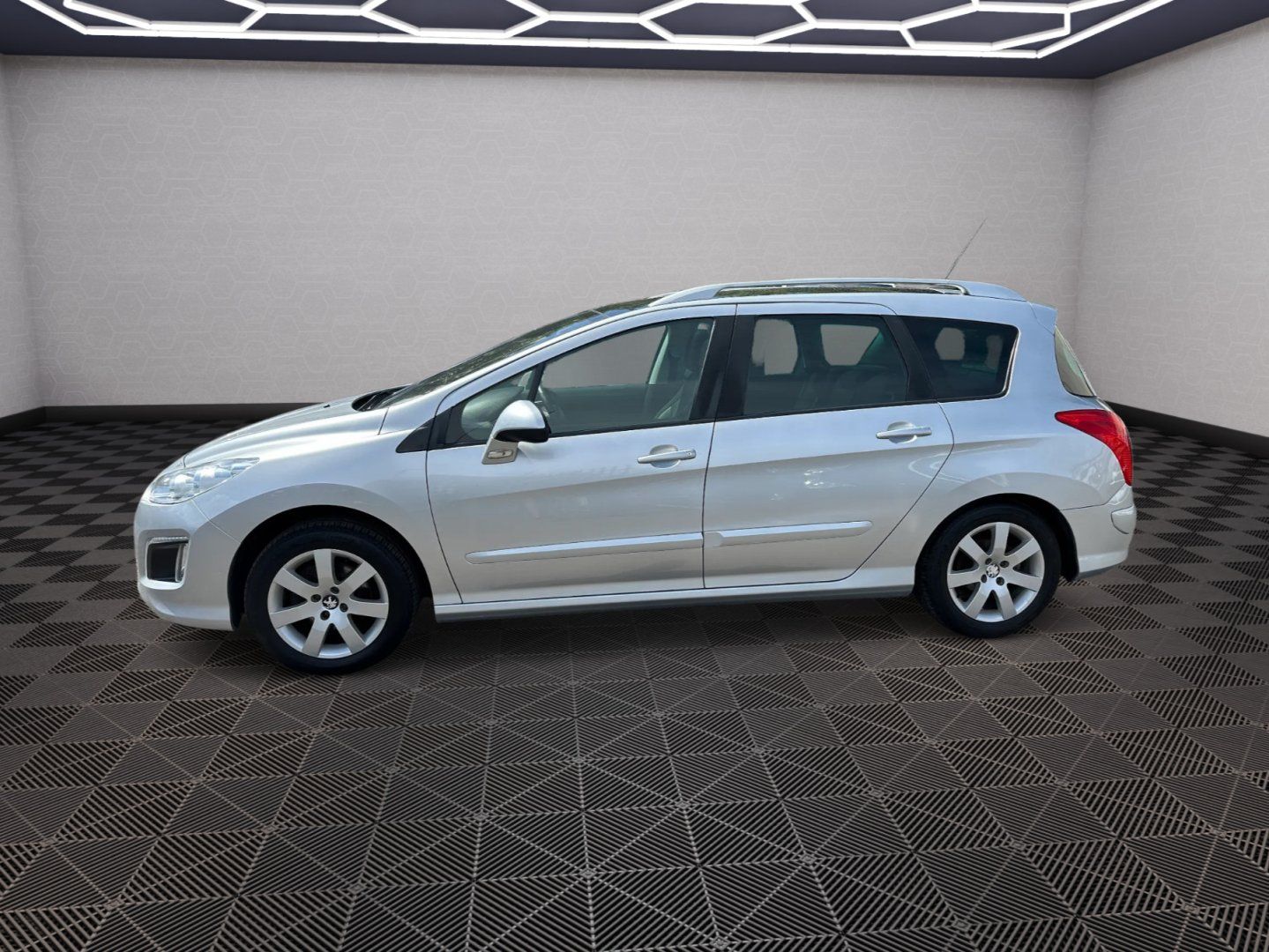 Peugeot 308, SW 1,6HDI 82Kw - fotka 4