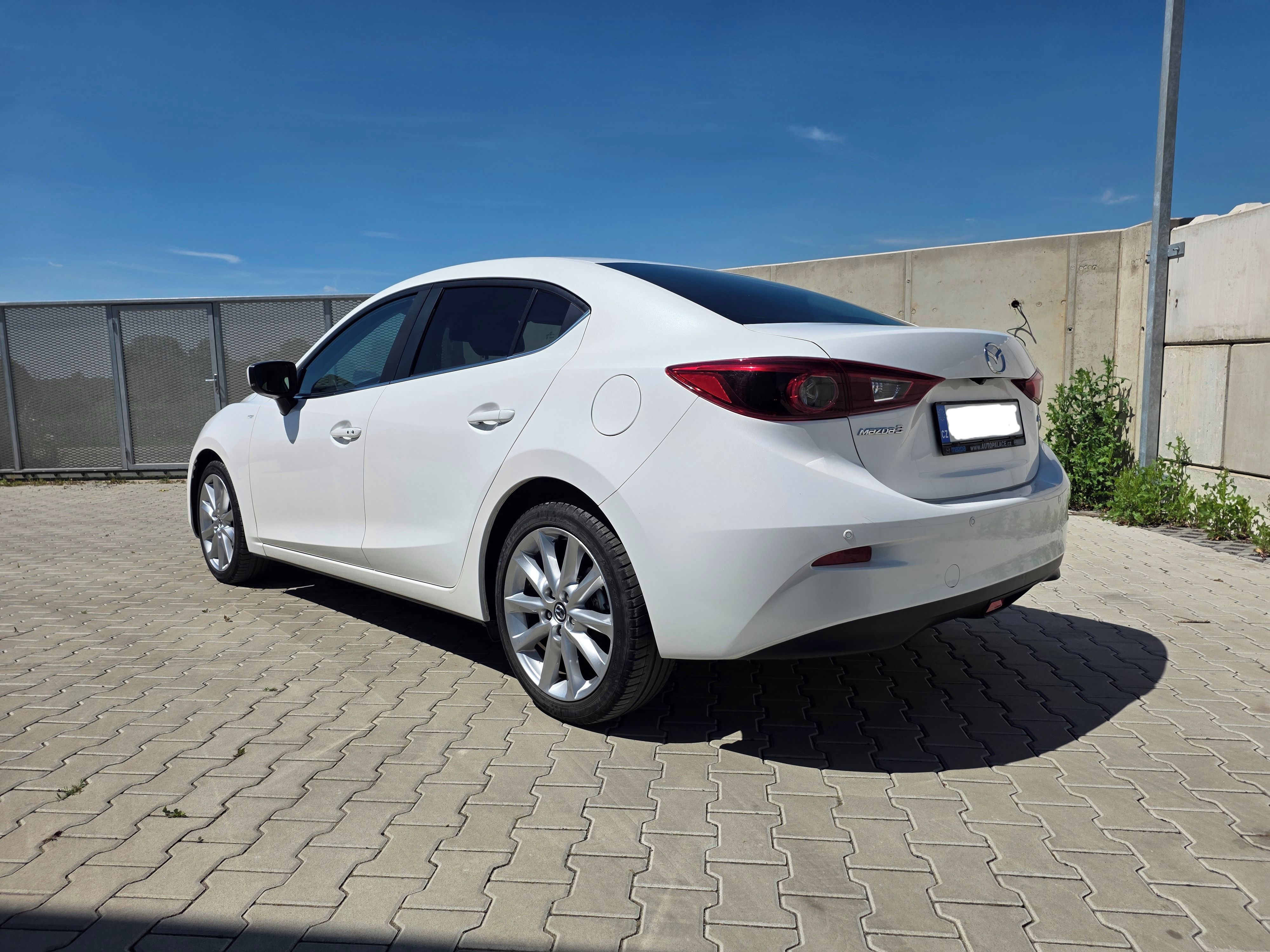 Mazda 3, 2.0 88kW REVOLUTION-jen 18.000 - fotka 4