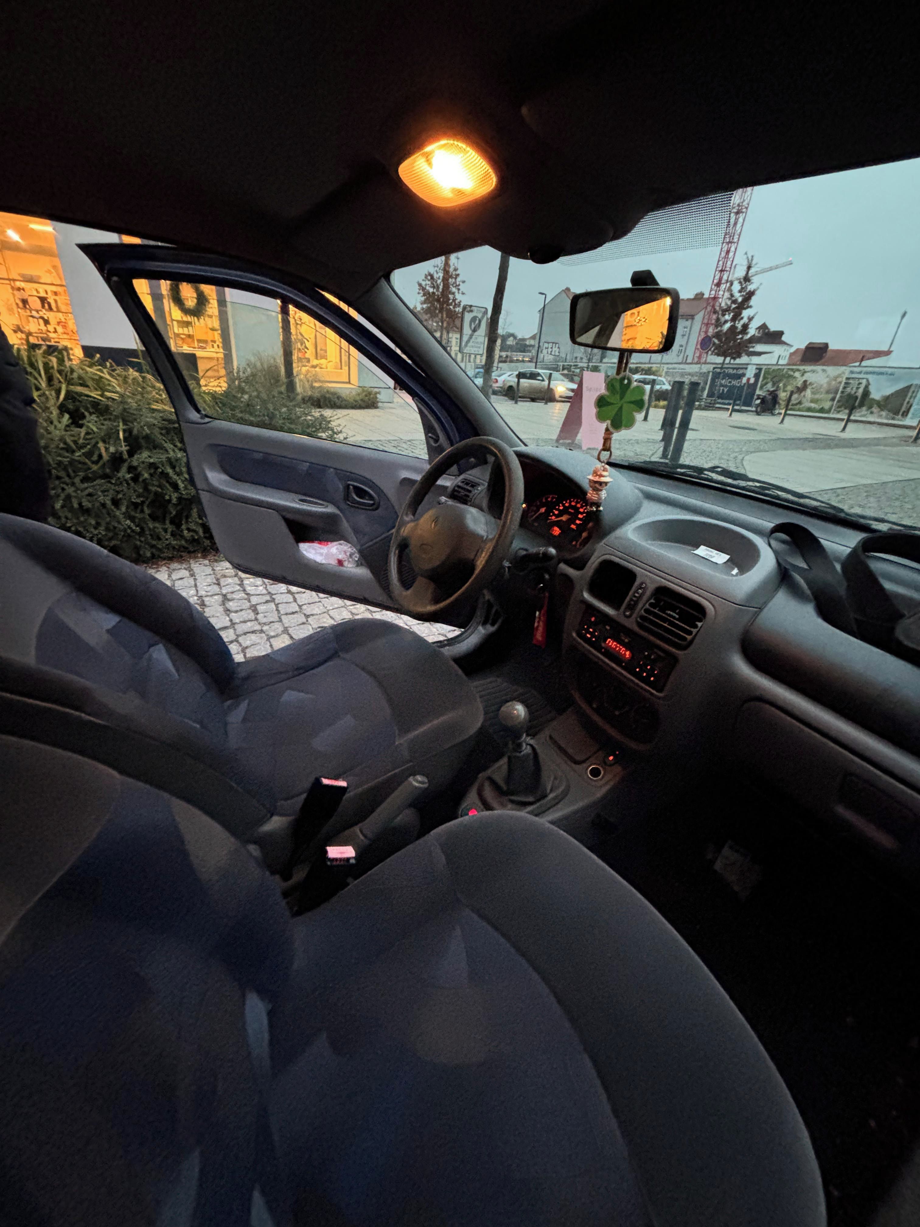 Renault Clio, 1,2i 43kW, benzin, spotřeba 6L - fotka 5