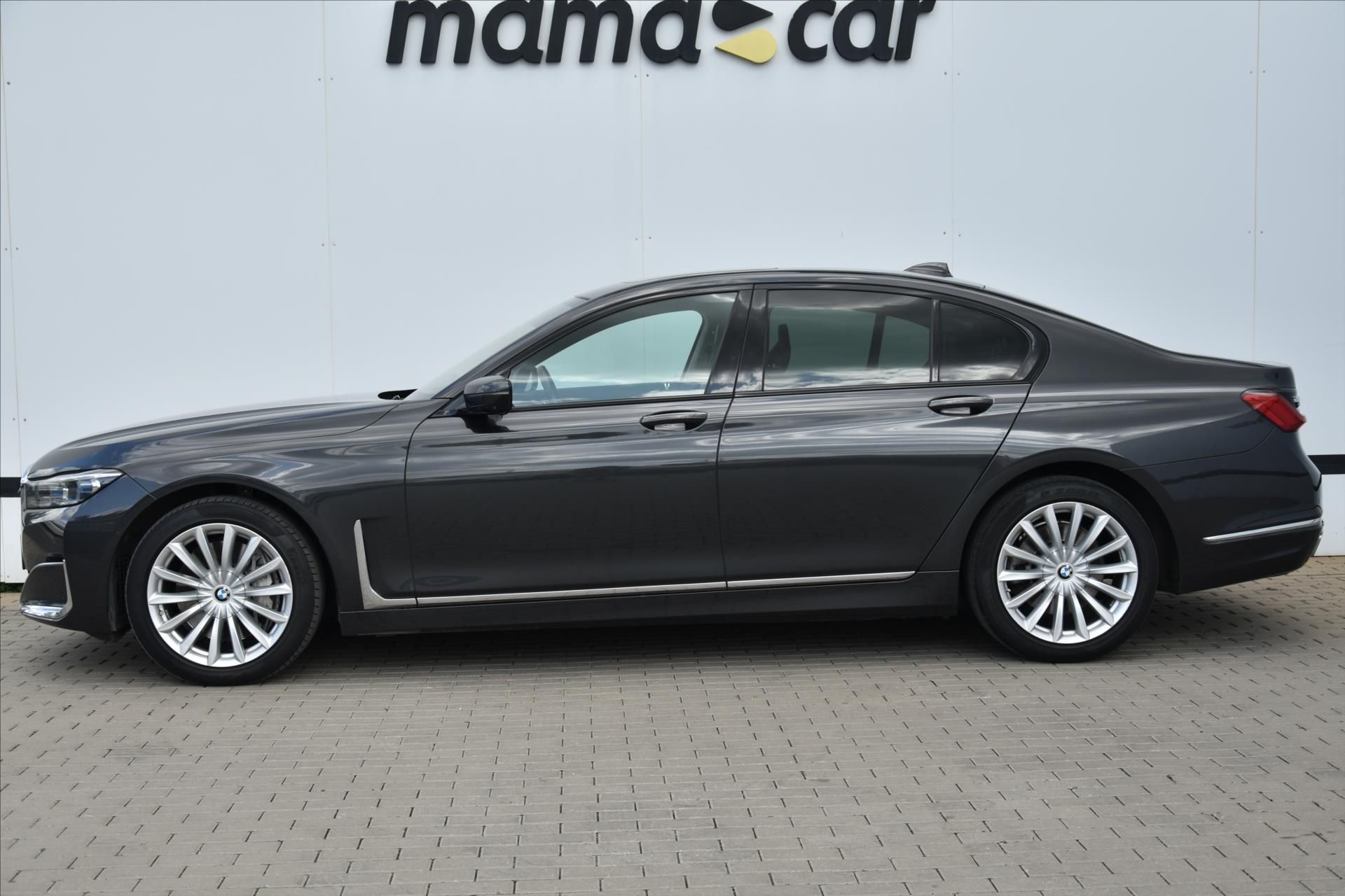 BMW Řada 7, 740 xDrive 250kW LASER ČR - fotka 4