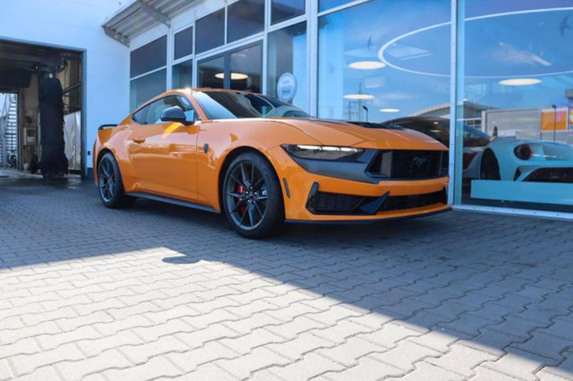 Ford Mustang, 5.0 Dark Horse MagneRide - fotka 2