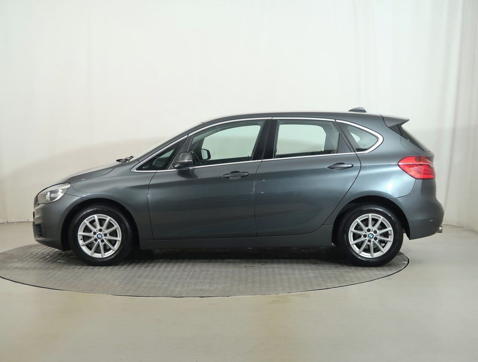 BMW Řada 2, 218i Active Tourer, Automat - fotka 3