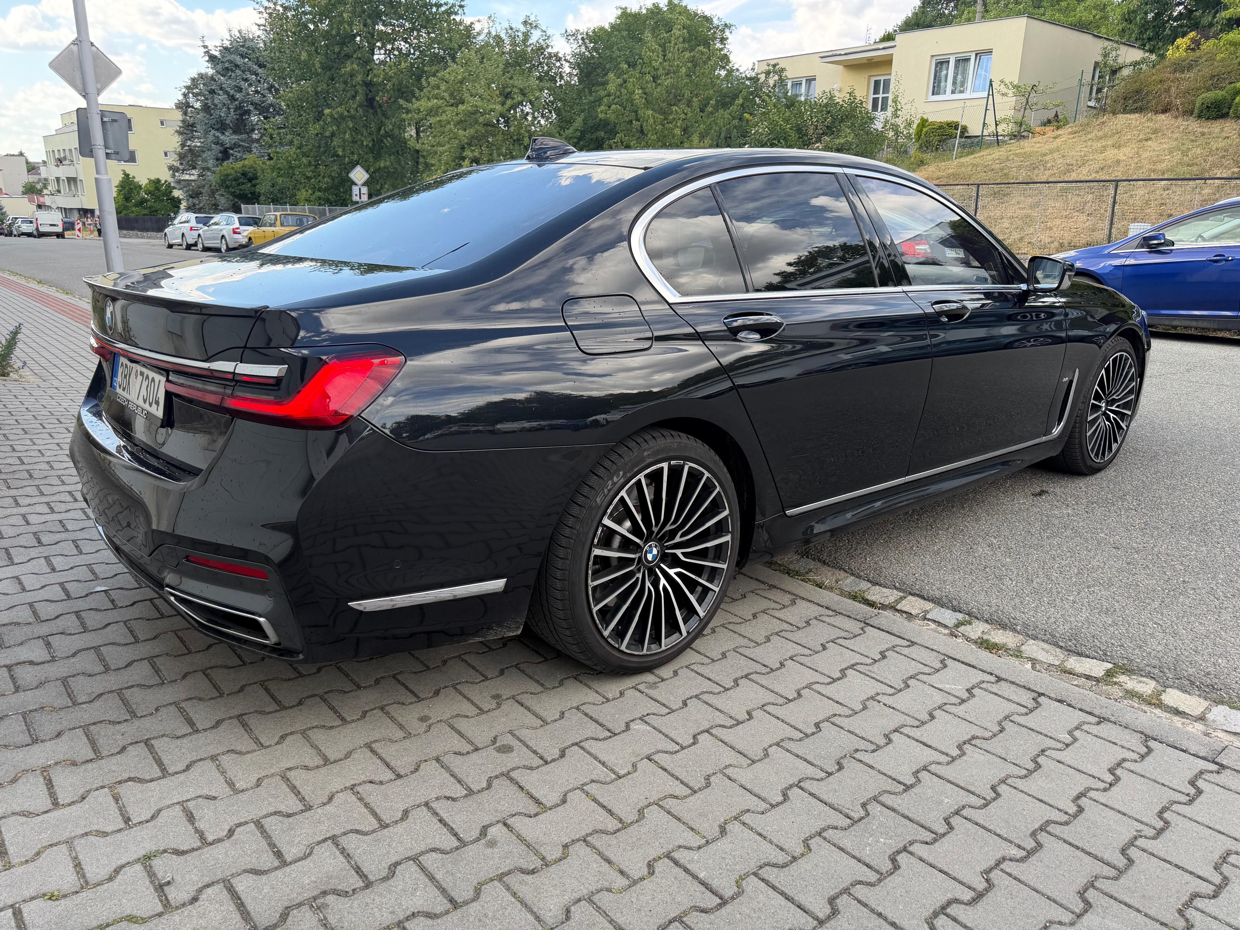 BMW Řada 7, 750XD Long, M paket,tazne - fotka 4